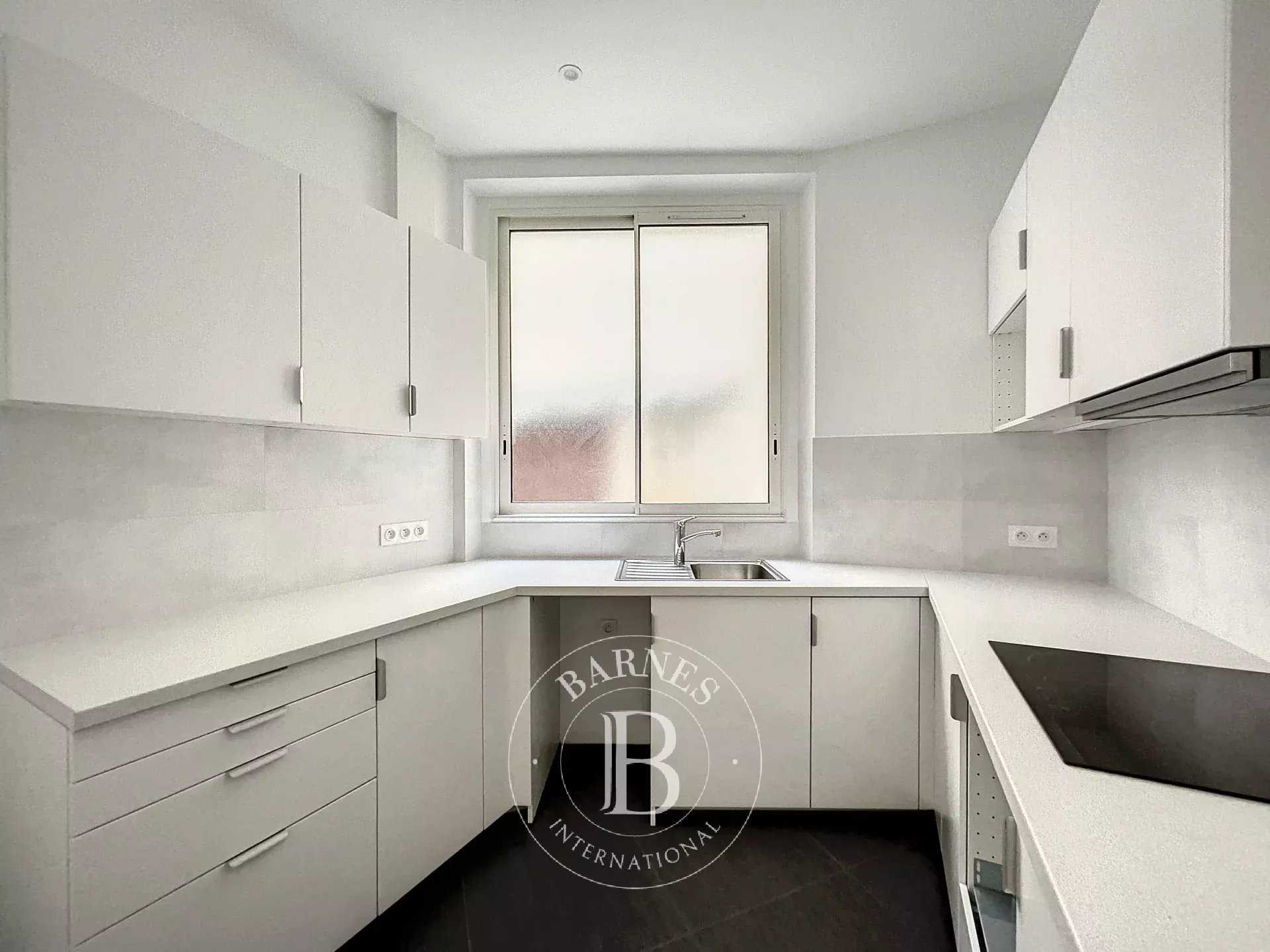 Paris  - Appartement 2 Pi&egrave;ces, 1 Chambre