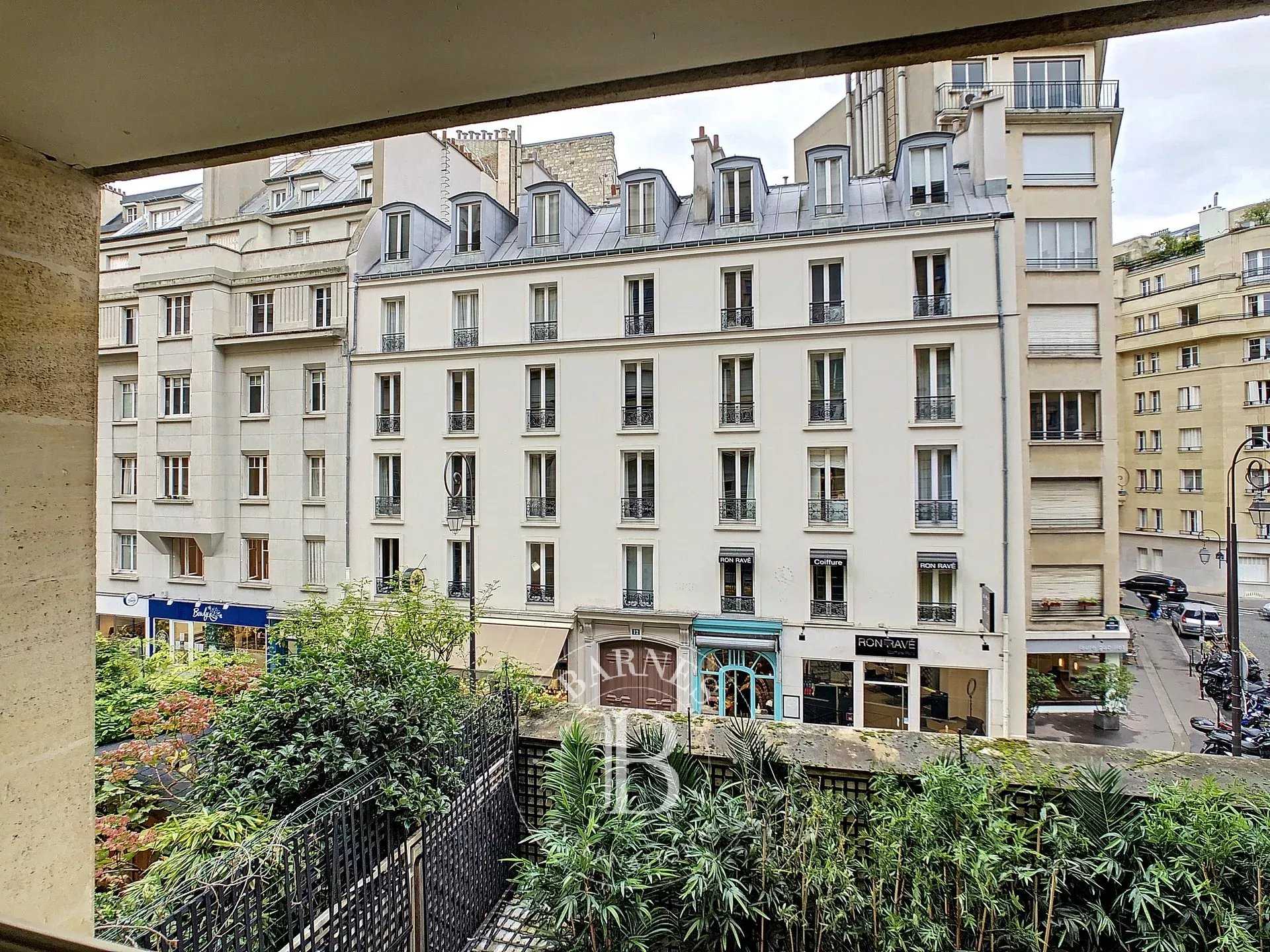 Paris  - Appartement 4 Pièces 2 Chambres