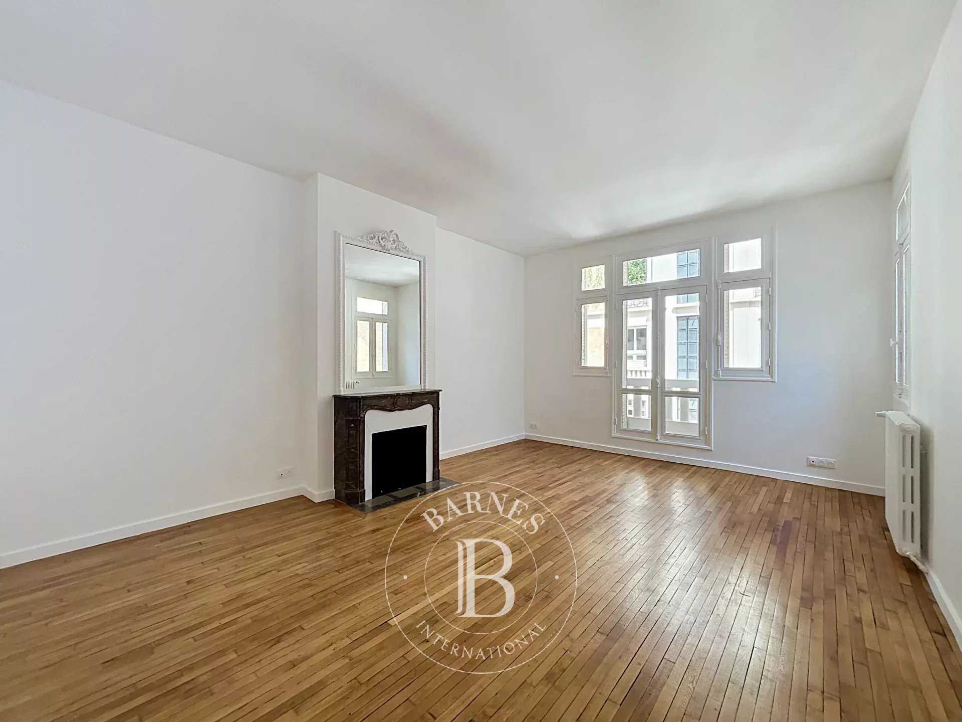 Paris  - Apartment 3 Bedrooms