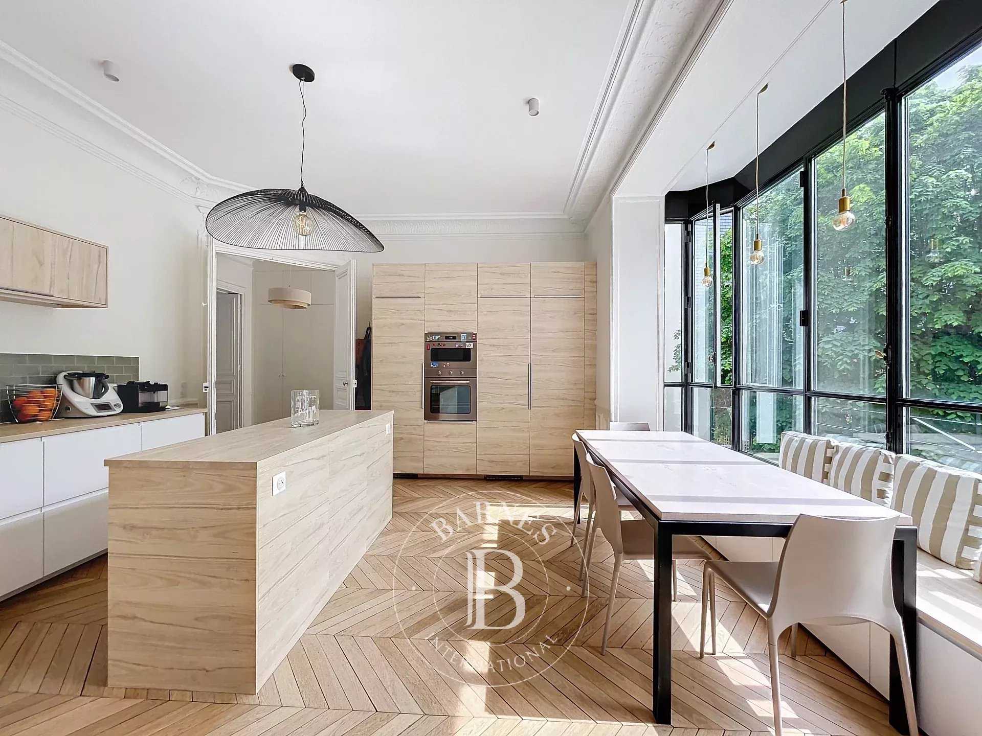 Paris  - Apartment 4 Bedrooms