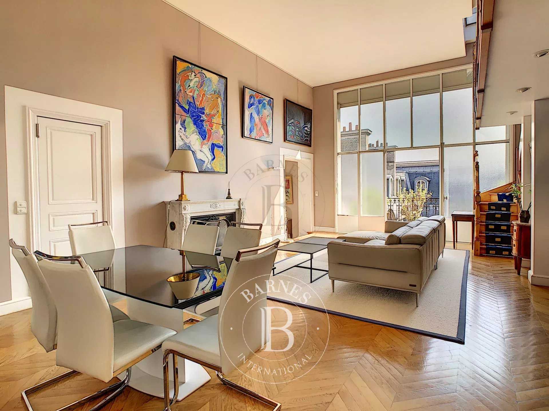 Paris  - Duplex 3 Bedrooms