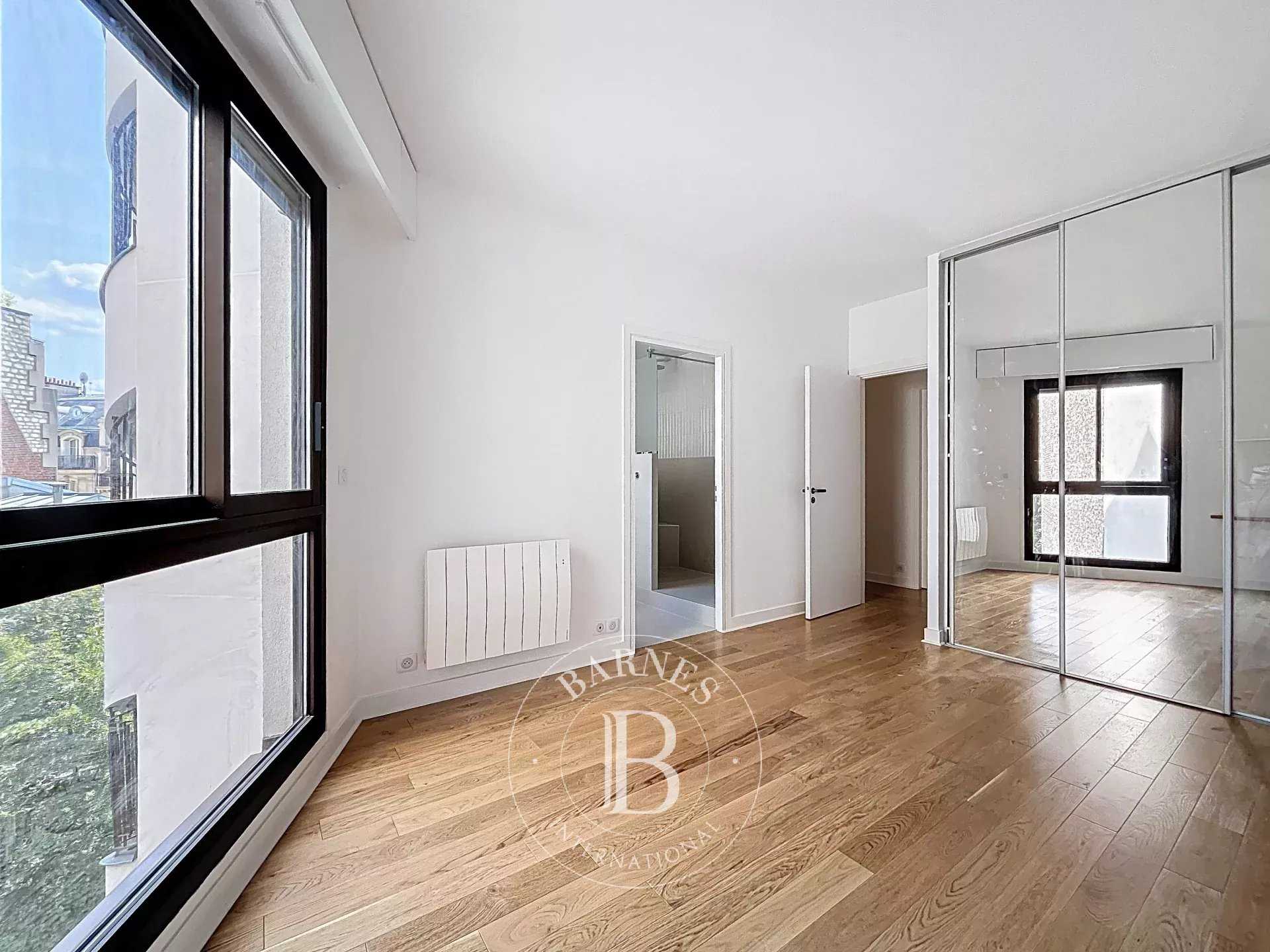 Paris  - Appartement 4 Pièces 2 Chambres
