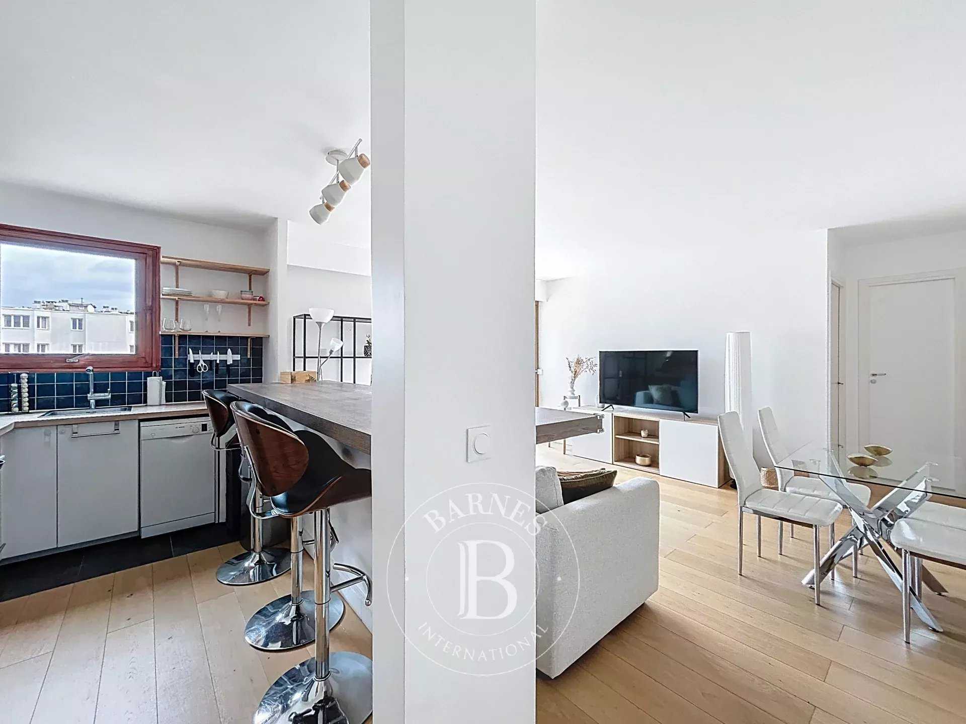 Paris  - Appartement 2 Pièces, 1 Chambre