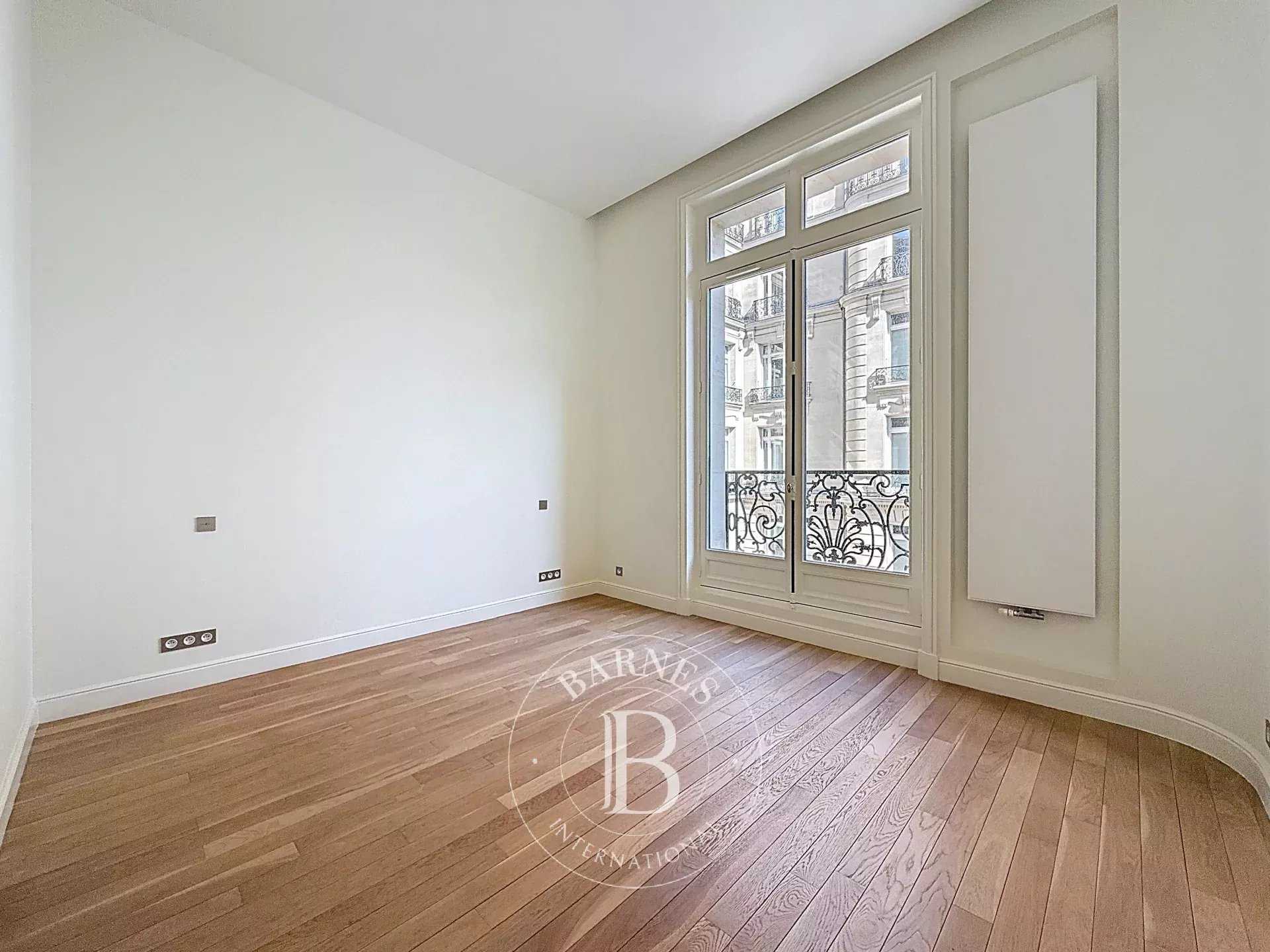 Paris  - Apartment 3 Bedrooms