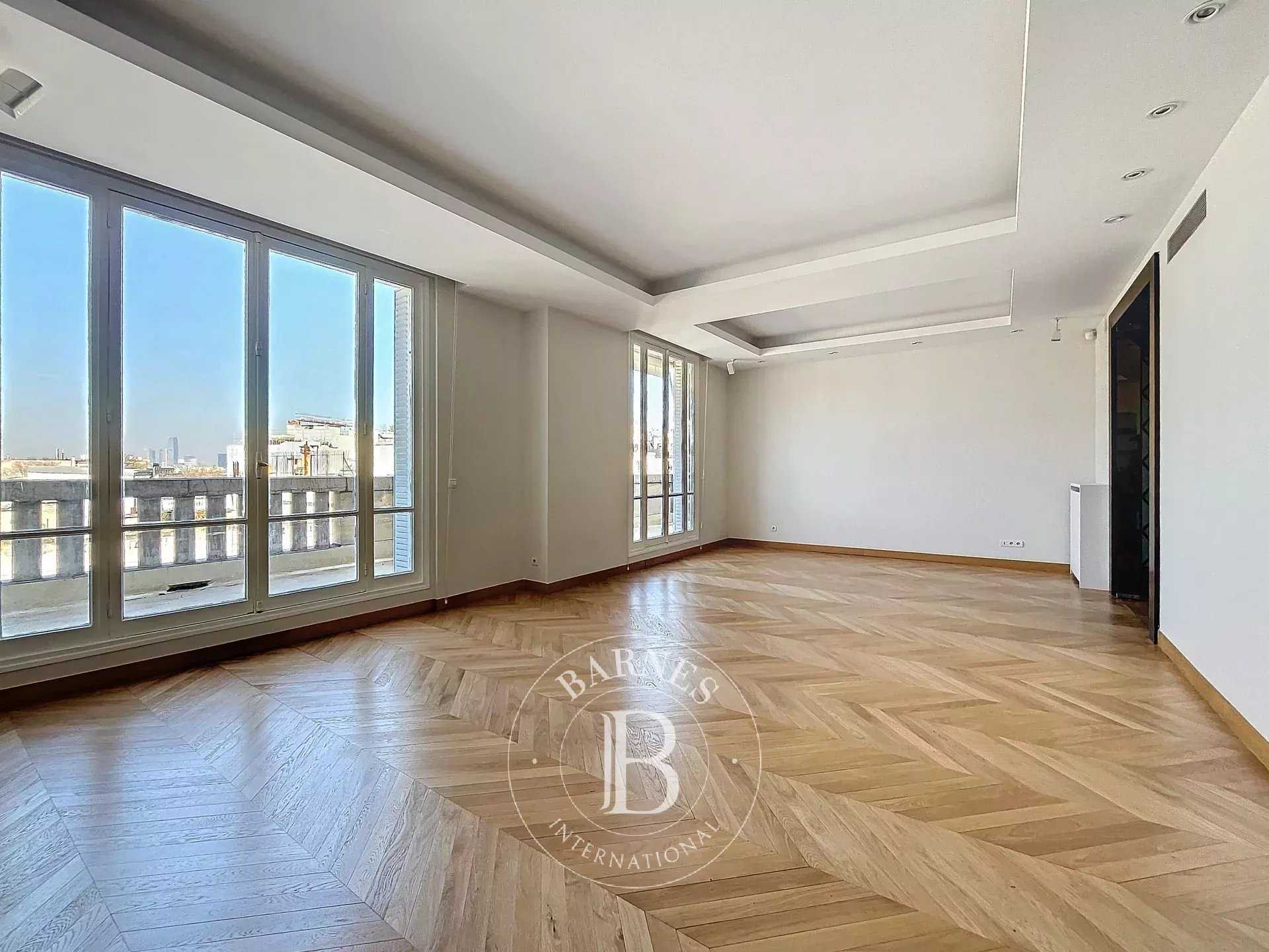 Paris  - Appartement 6 Pièces 3 Chambres