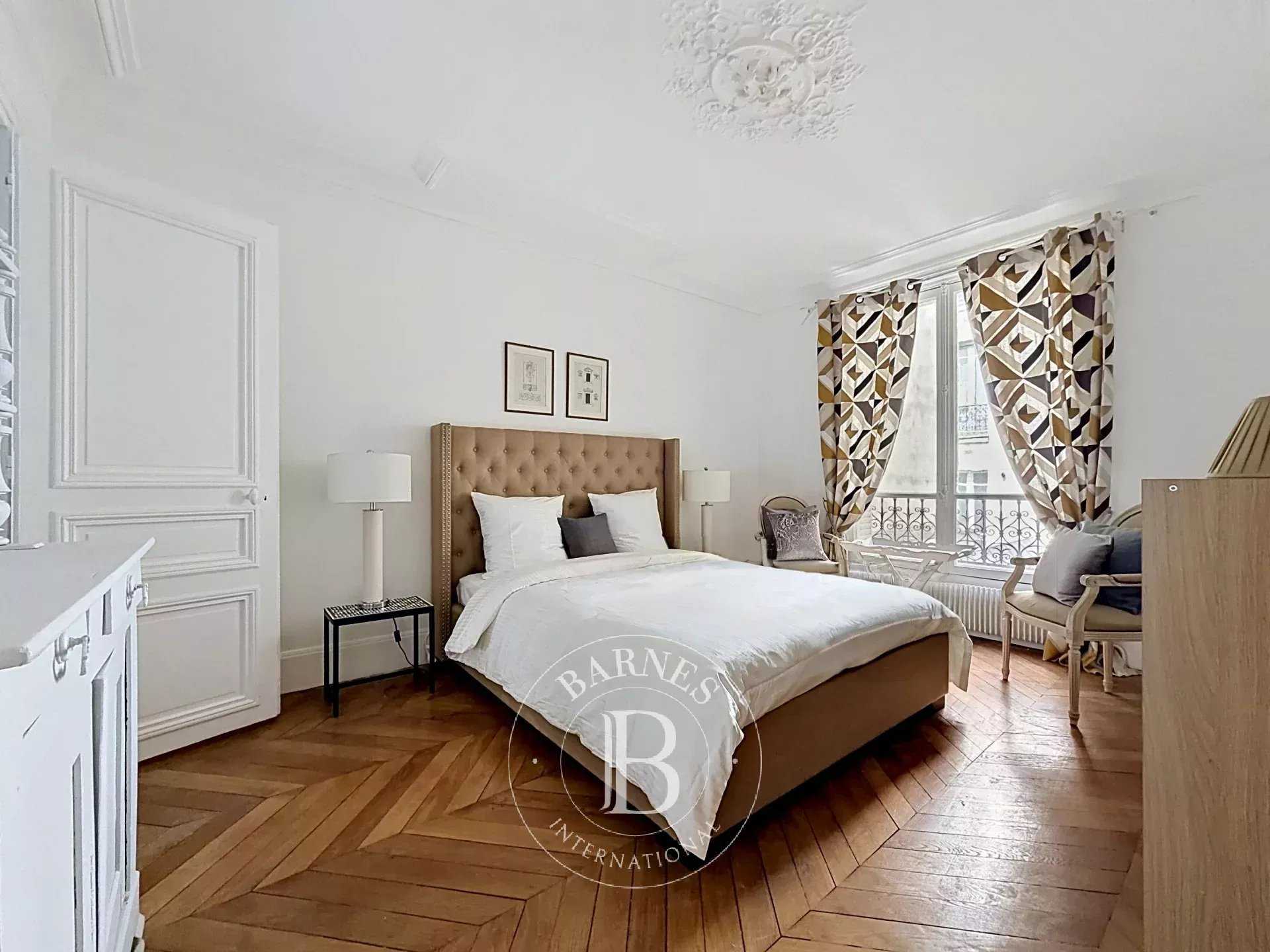 Paris  - Appartement 6 Pi&egrave;ces 3 Chambres