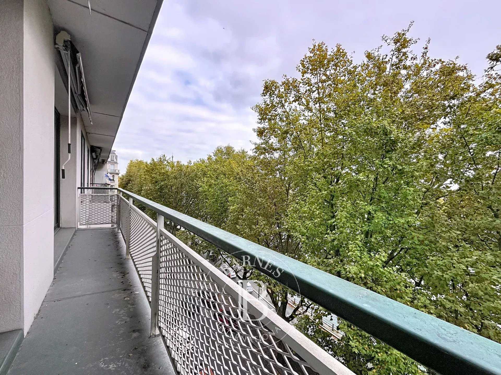 Paris  - Appartement 3 Pi&egrave;ces 2 Chambres