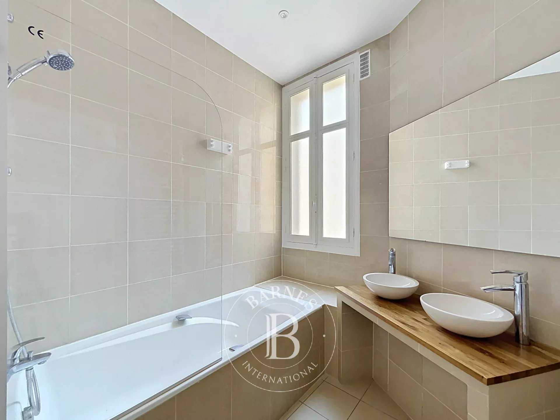 Paris  - Apartment 3 Bedrooms
