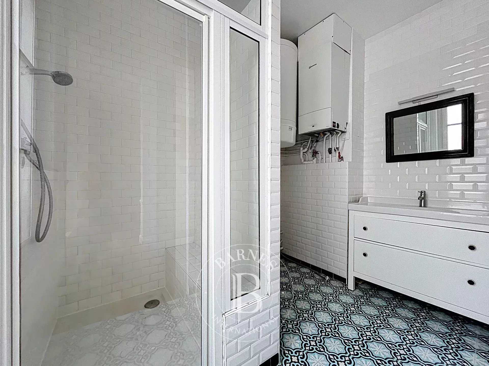 Paris  - Appartement 4 Pi&egrave;ces 3 Chambres