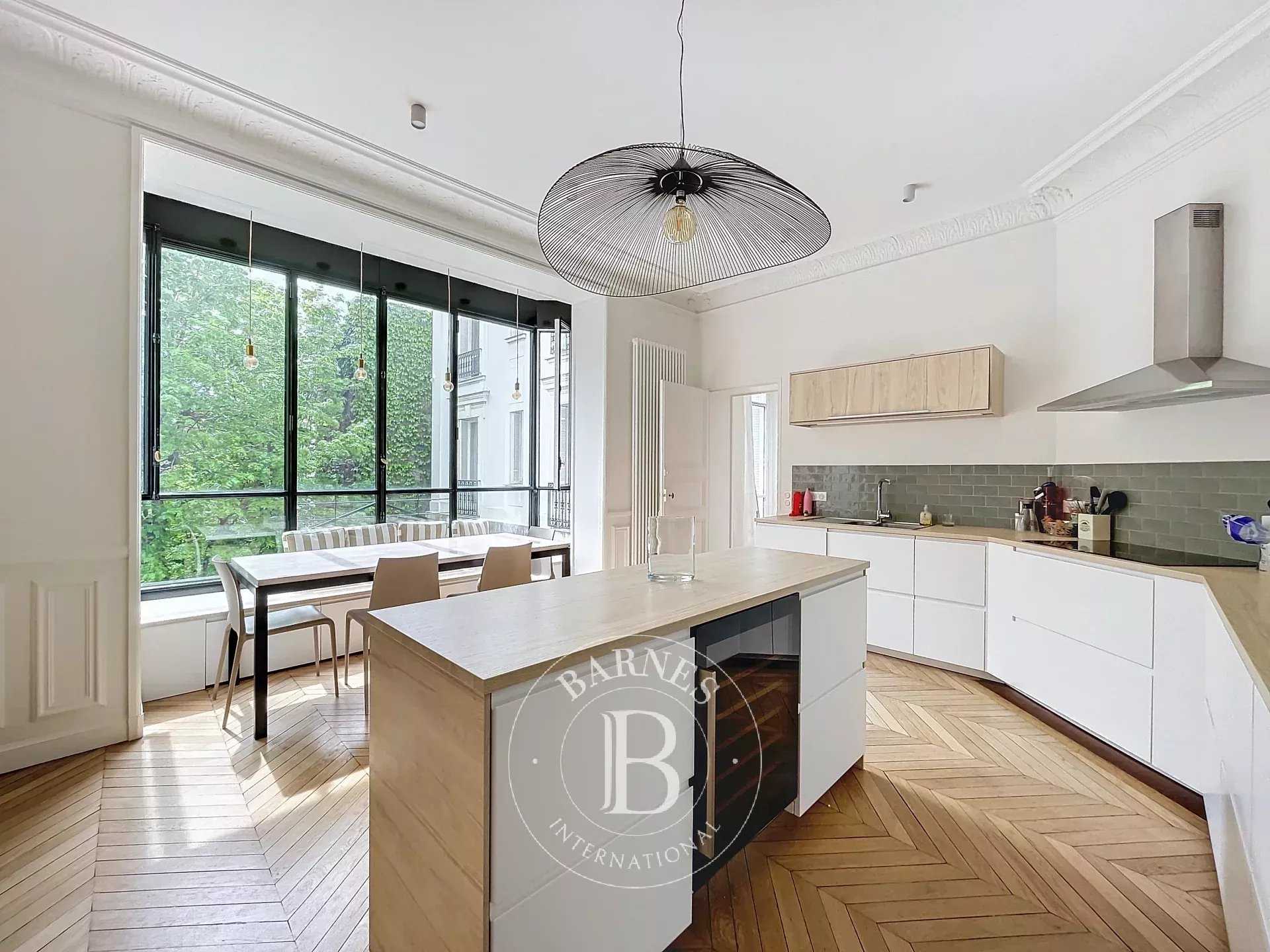 Paris  - Apartment 4 Bedrooms
