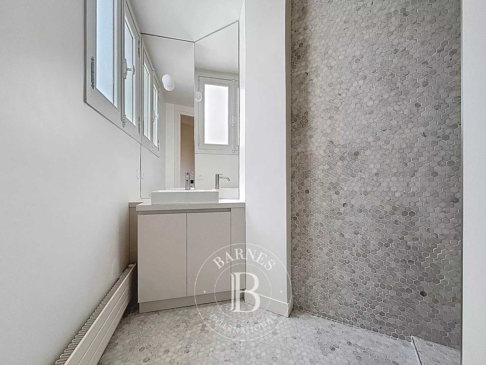 Paris  - Apartment 4 Bedrooms