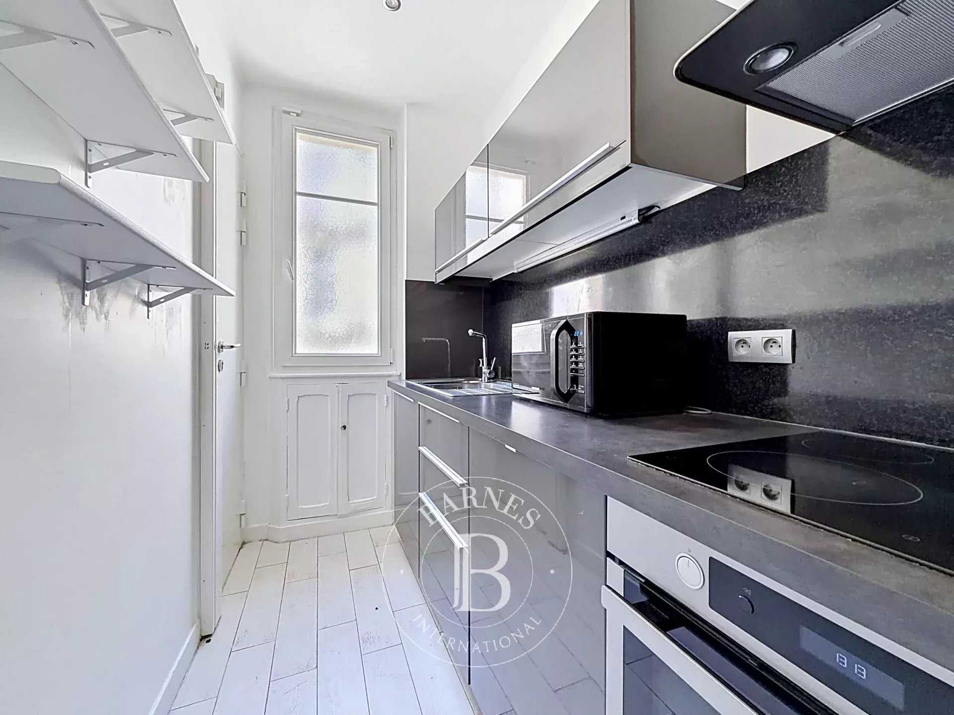 Paris  - Appartement 2 Pi&egrave;ces, 1 Chambre