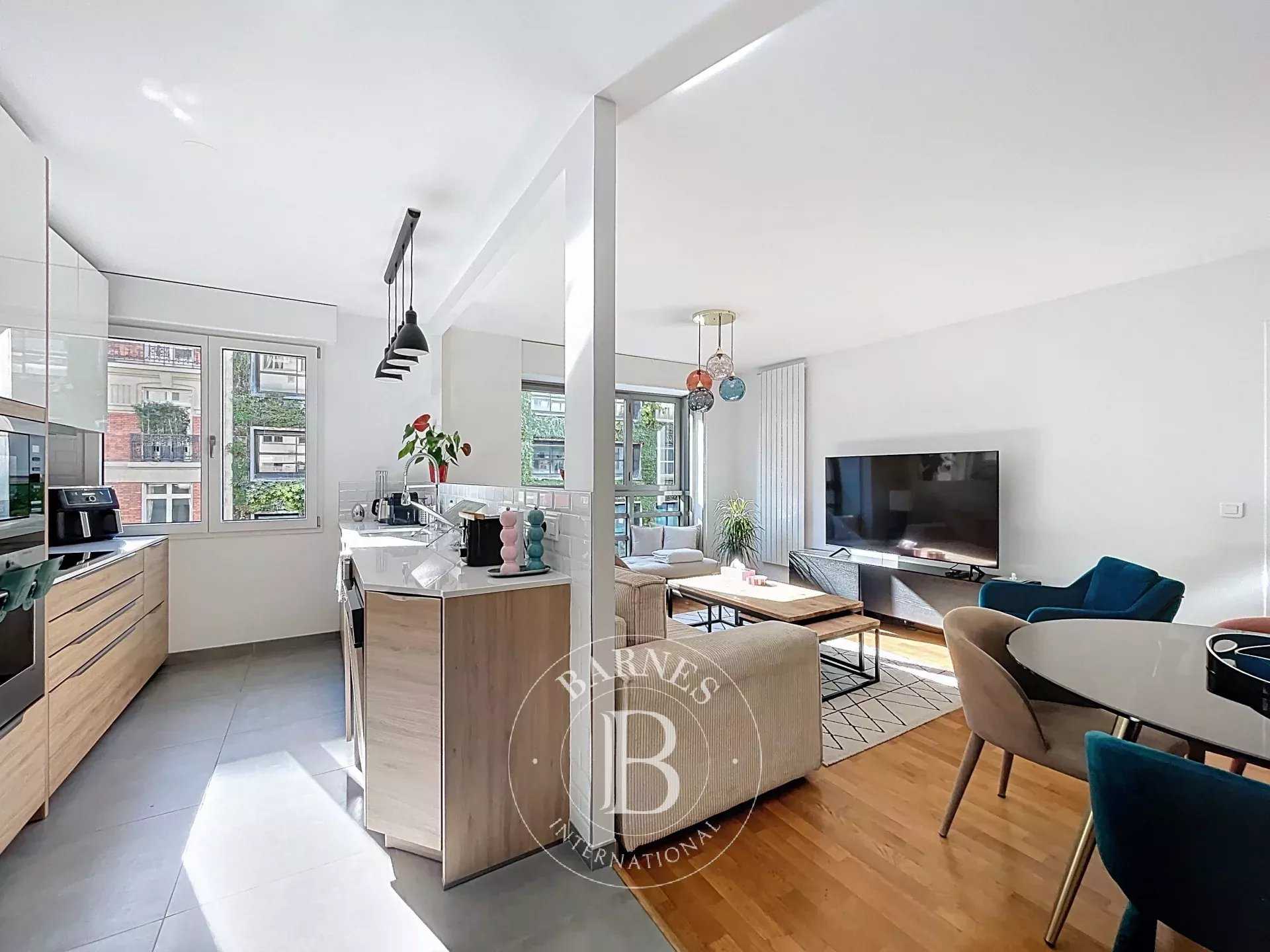 Paris  - Appartement 2 Pièces, 1 Chambre