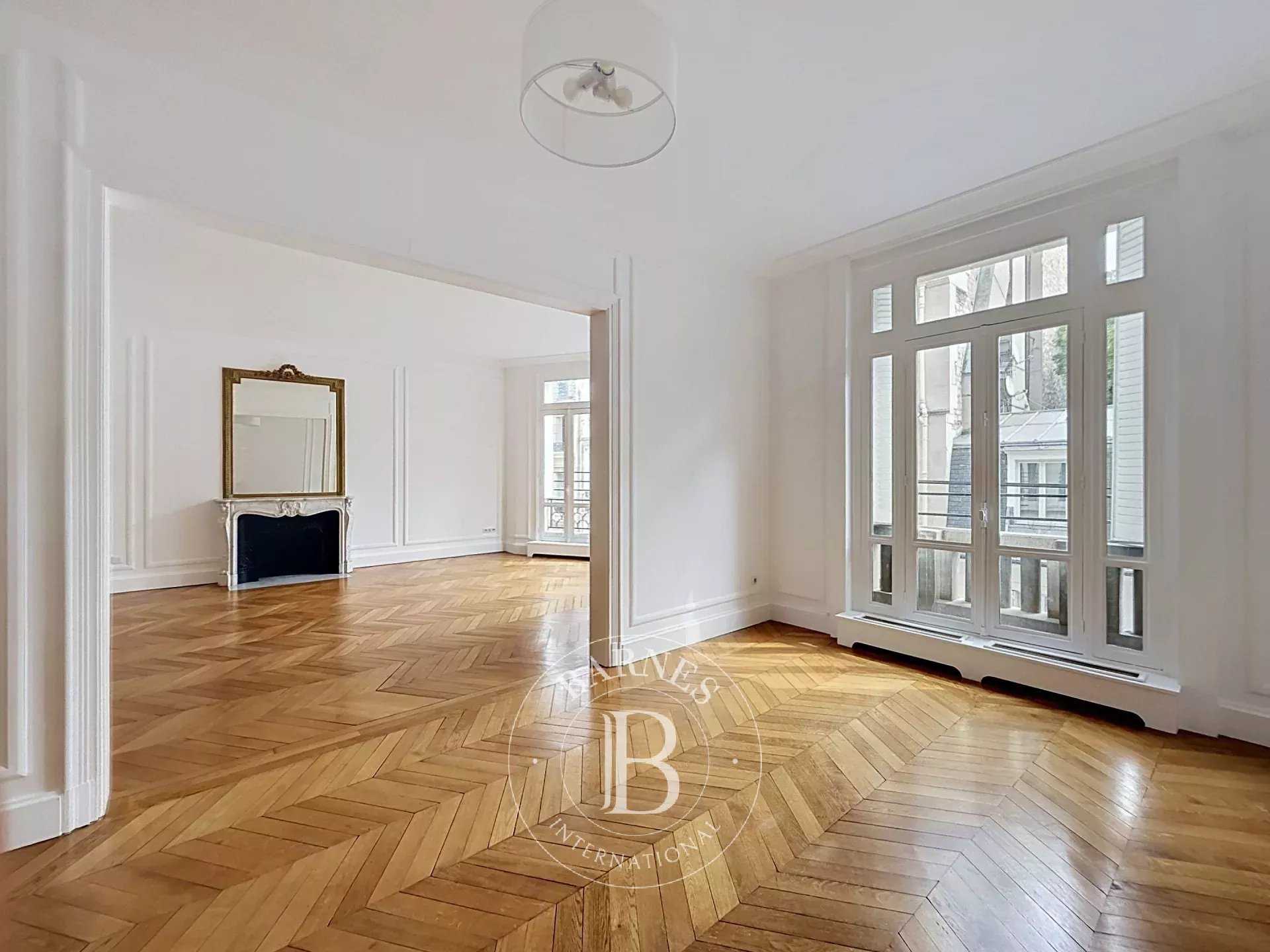 Paris  - Appartement 7 Pi&egrave;ces 4 Chambres