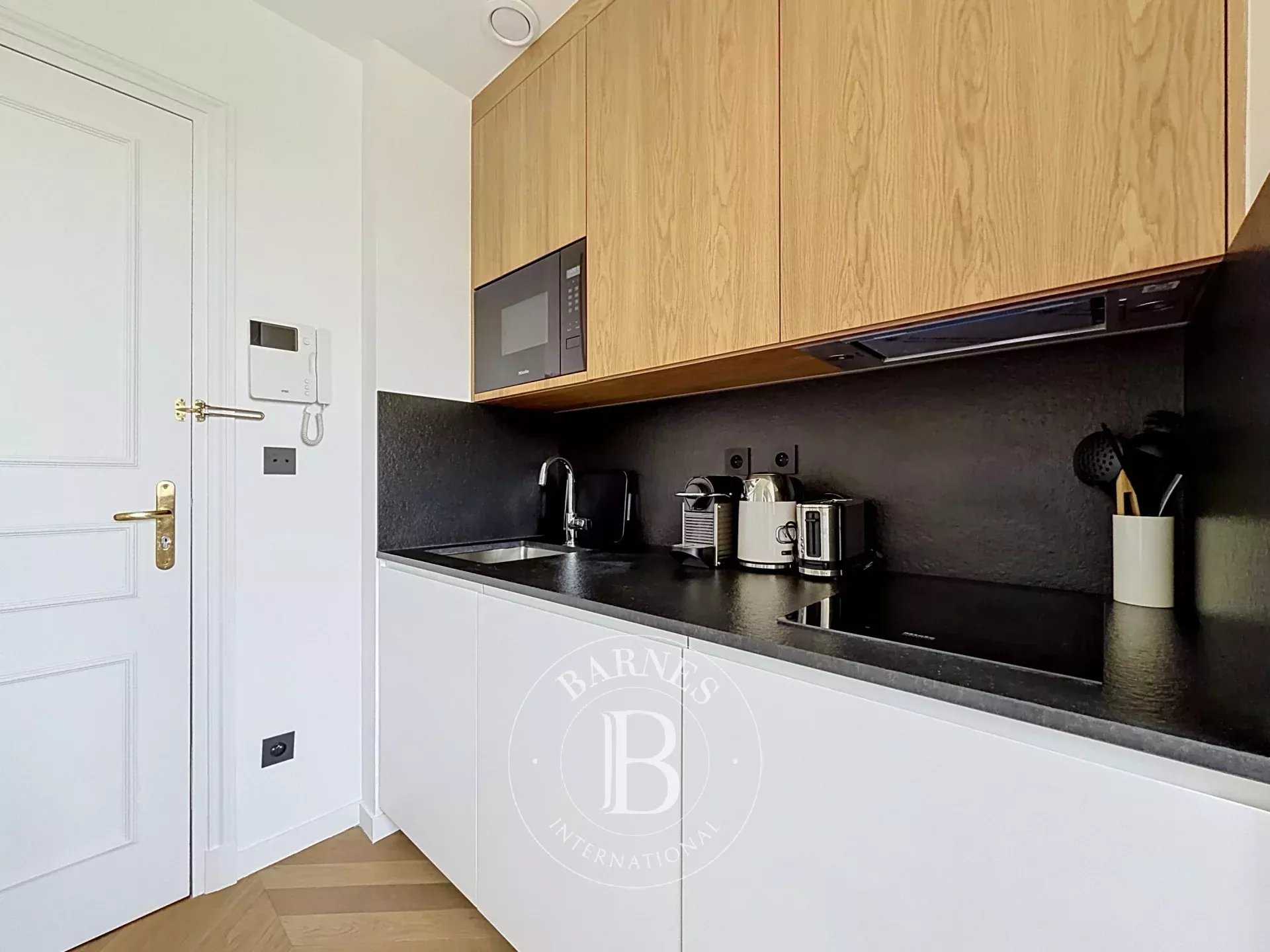 Paris  - Appartement 2 Pi&egrave;ces, 1 Chambre