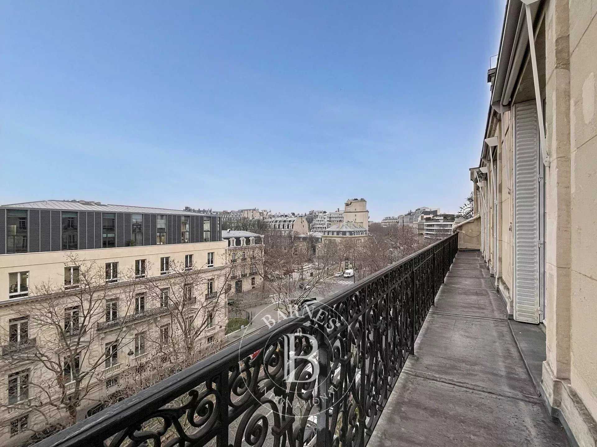 Paris  - Appartement 8 Pi&egrave;ces 5 Chambres