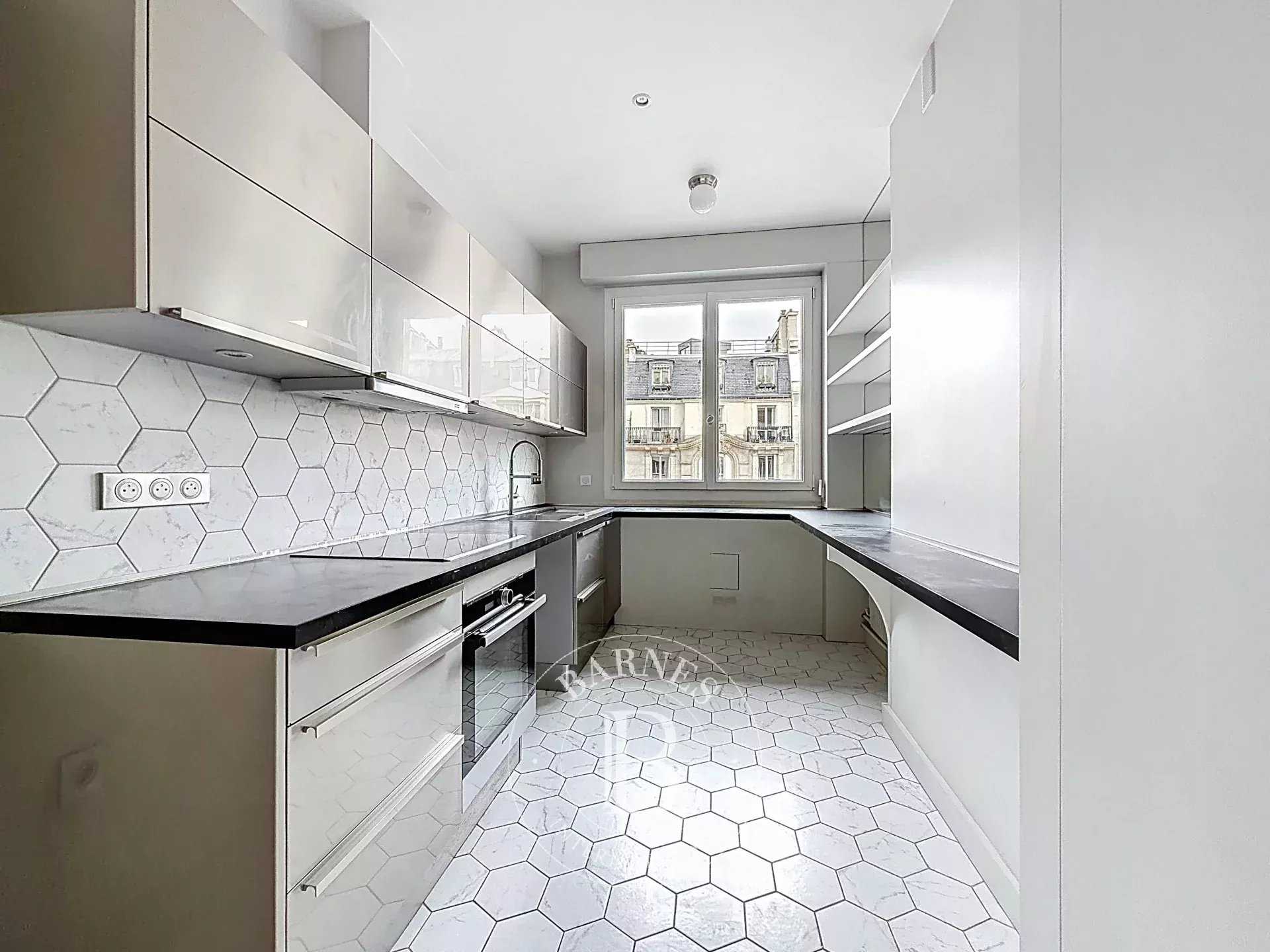 Paris  - Appartement 3 Pi&egrave;ces, 1 Chambre