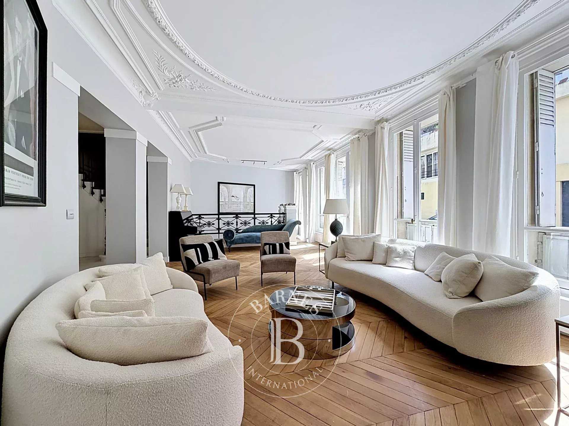 Paris  - Appartement 6 Pi&egrave;ces 3 Chambres