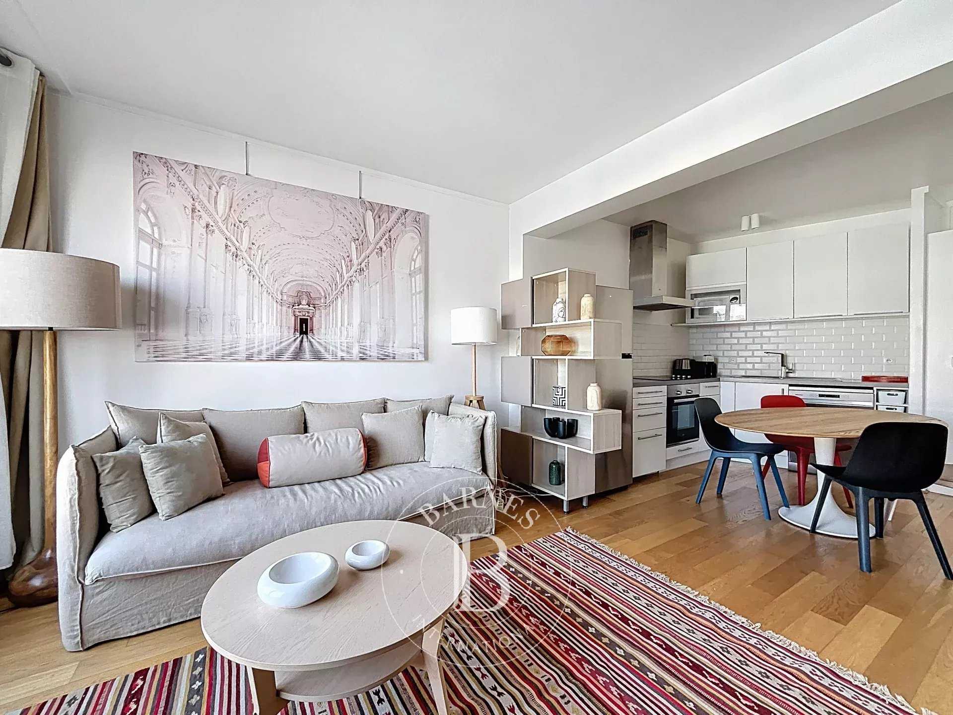 Paris  - Appartement 2 Pièces, 1 Chambre