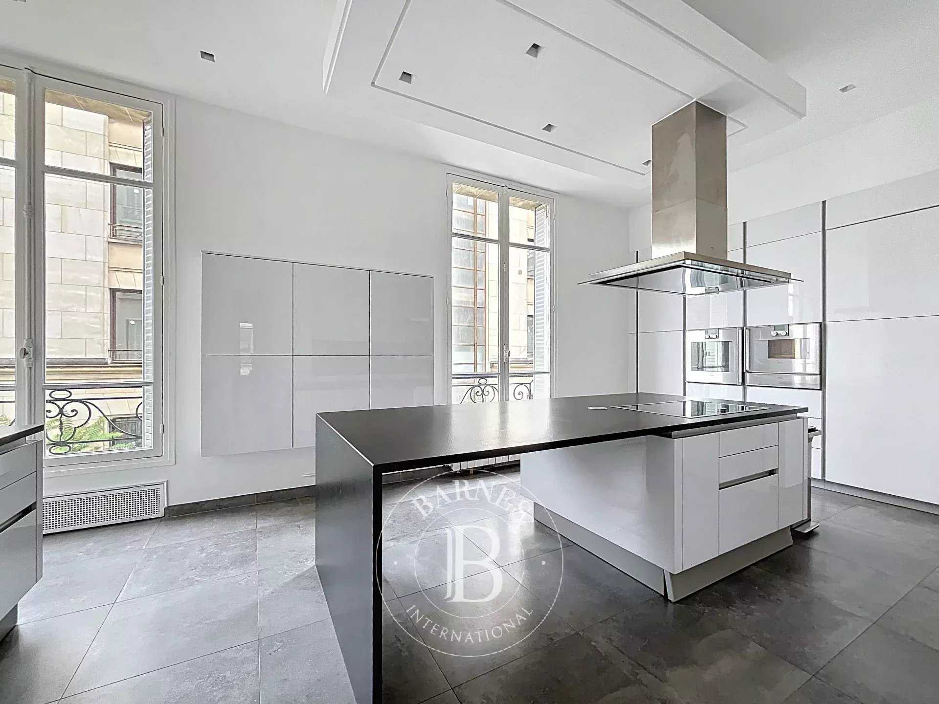 Paris  - Apartment 4 Bedrooms