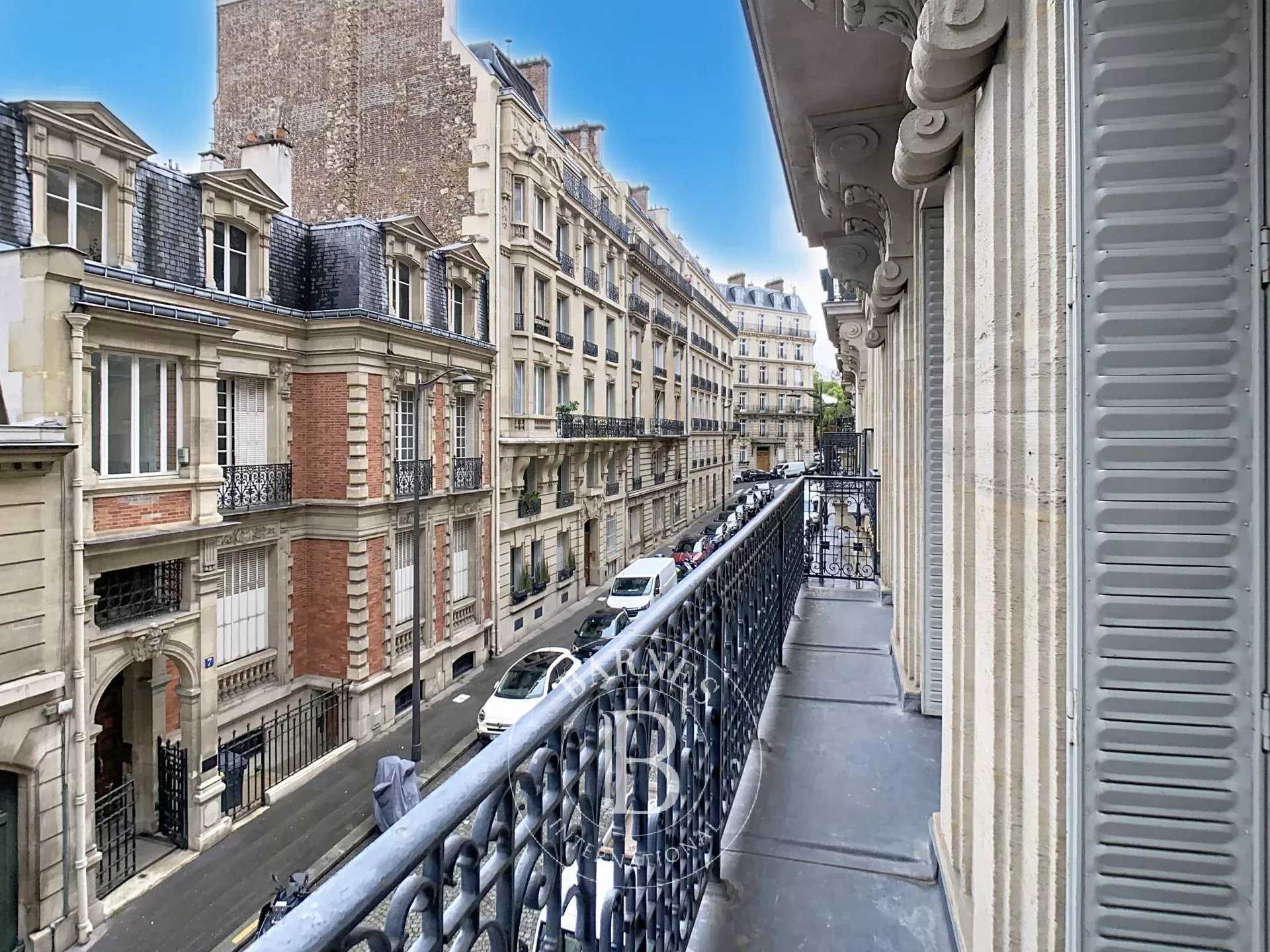 Paris  - Apartment 3 Bedrooms