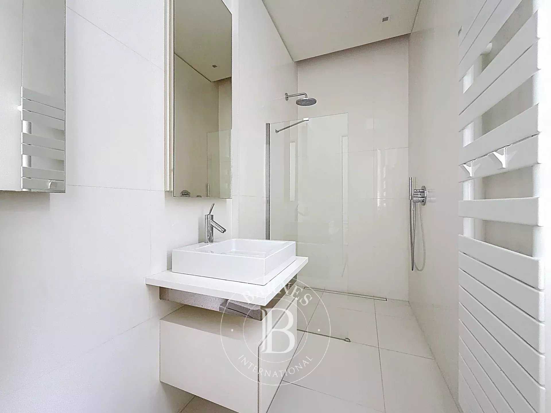 Paris  - Apartment 3 Bedrooms