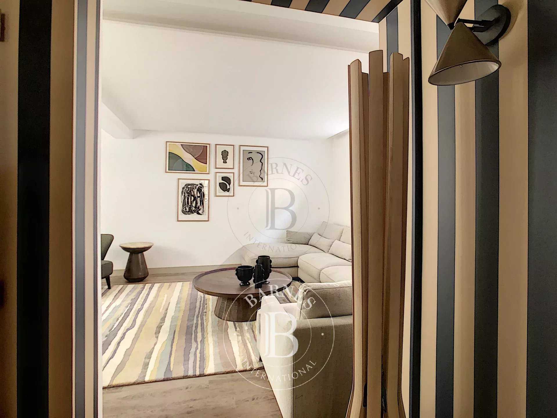 Paris  - Appartement 4 Pièces 2 Chambres