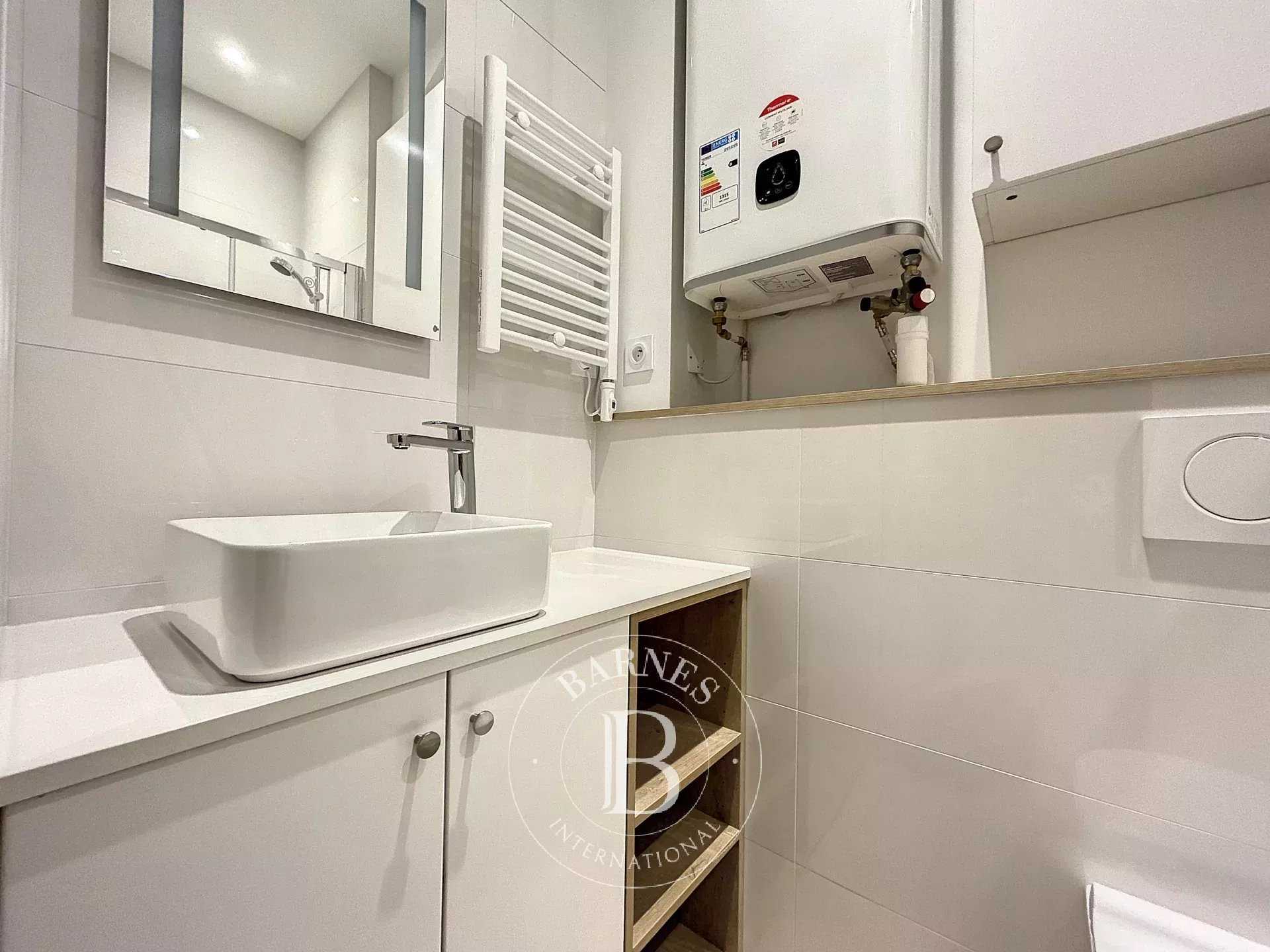 Paris  - Appartement 2 Pi&egrave;ces, 1 Chambre