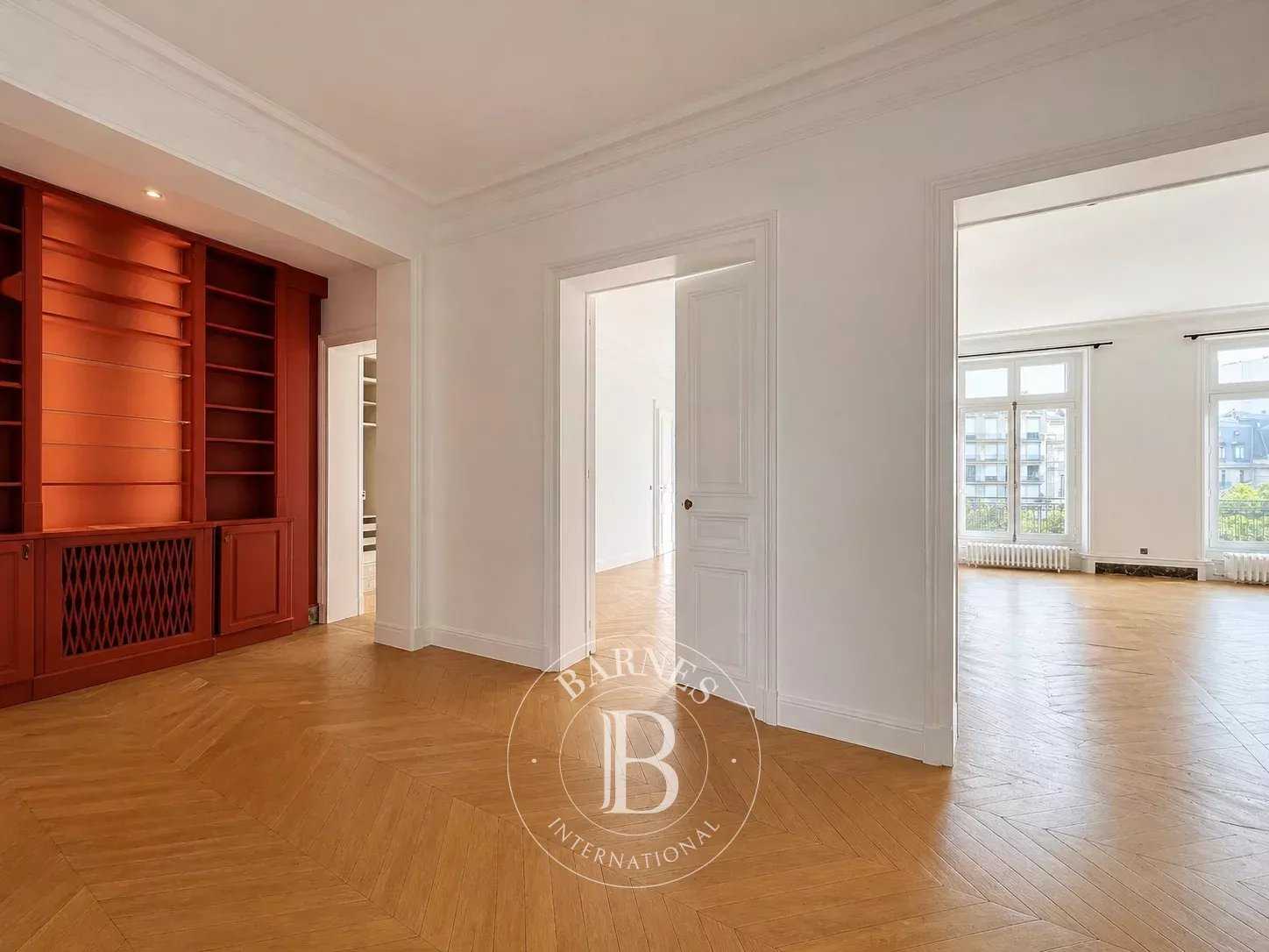 Paris  - Appartement 8 Pi&egrave;ces 5 Chambres