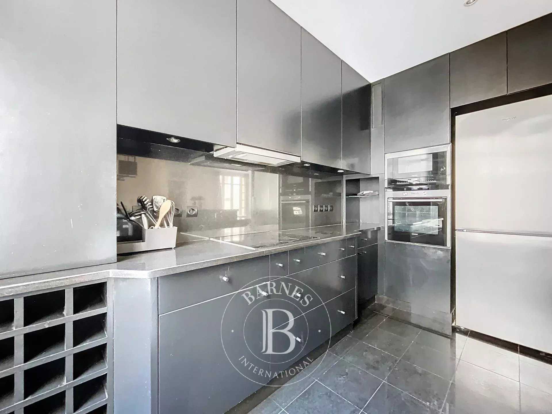 Paris  - Apartment 4 Bedrooms