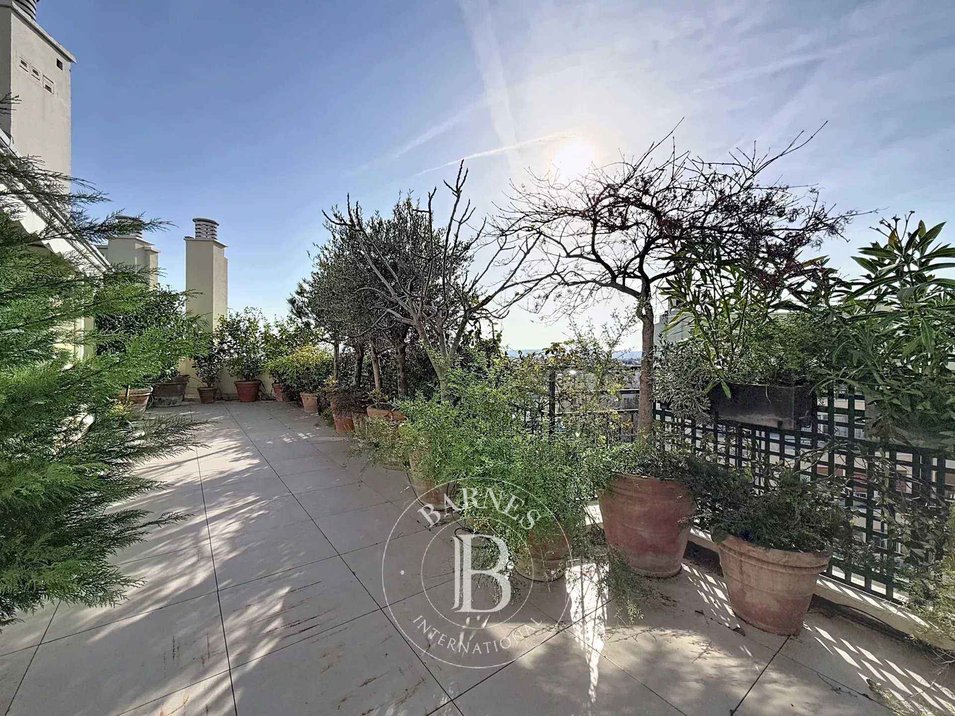 Paris  - Appartement 2 Pi&egrave;ces, 1 Chambre