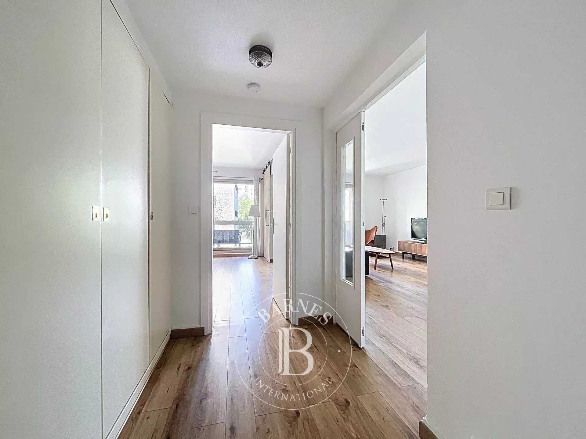 Paris  - Appartement 2 Pièces, 1 Chambre