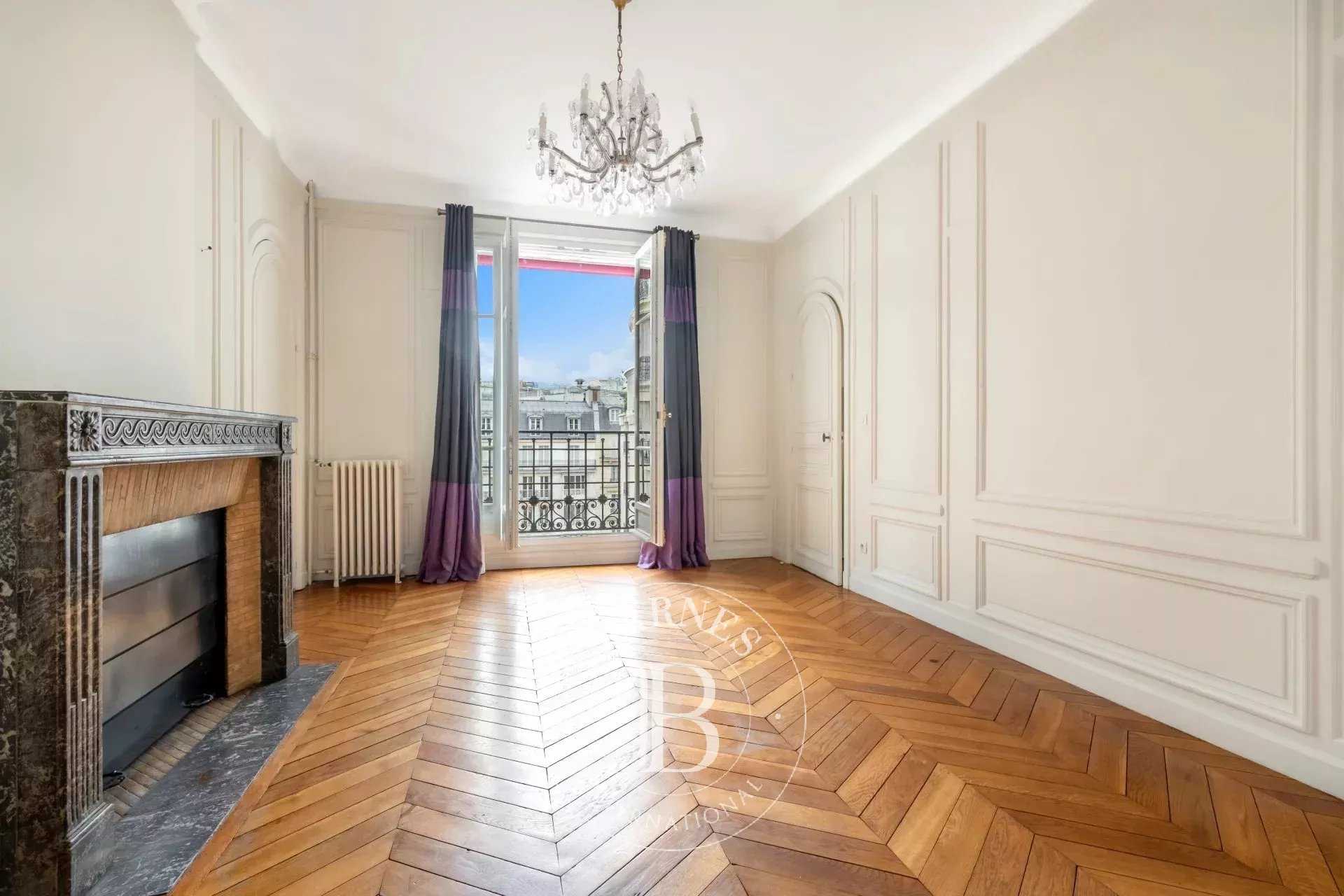 Paris  - Appartement 7 Pièces 4 Chambres