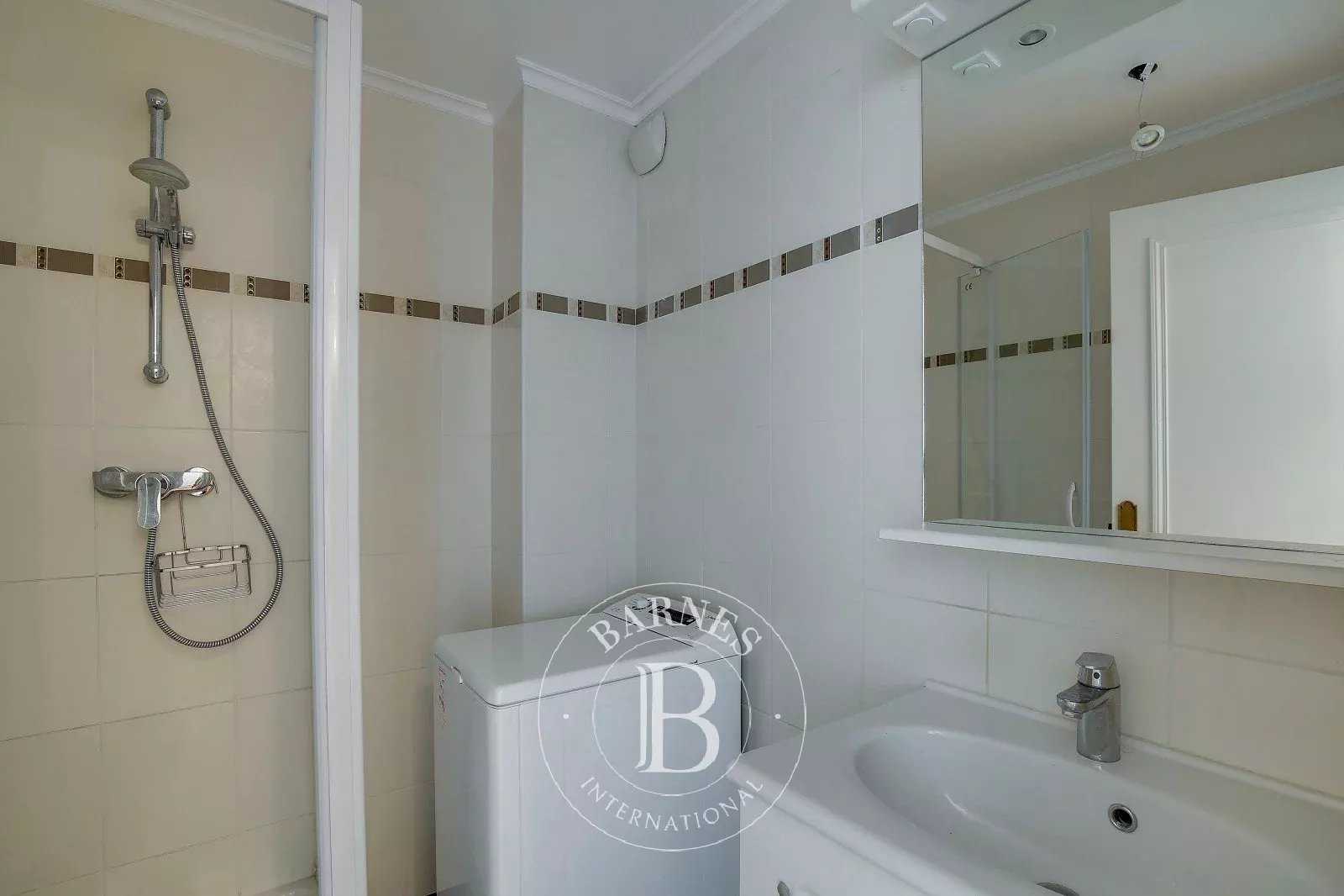 Paris  - Appartement 3 Pièces, 1 Chambre