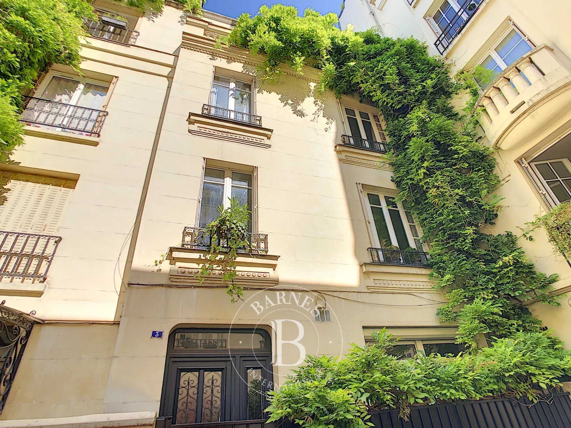 Paris  - Apartment 4 Bedrooms