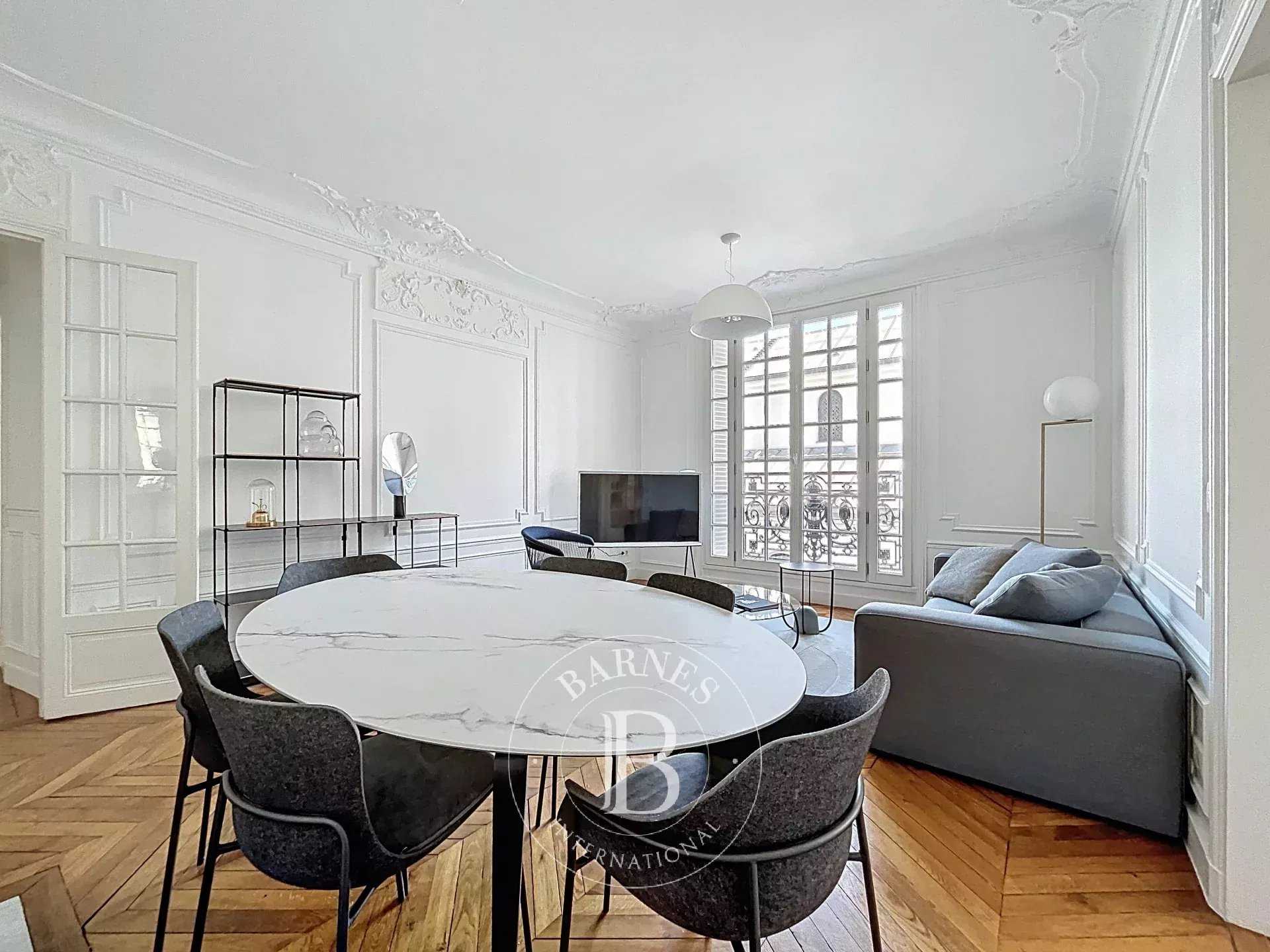 Paris  - Appartement 4 Pièces 3 Chambres