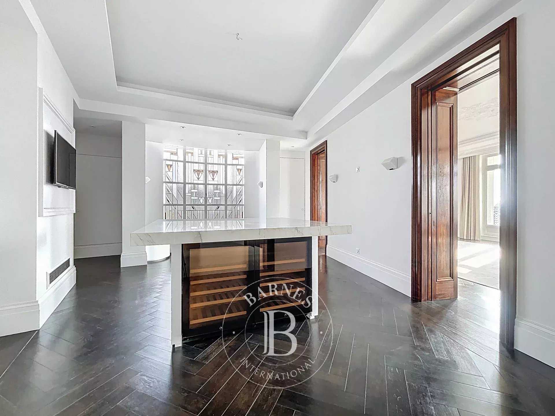 Paris  - Apartment 3 Bedrooms