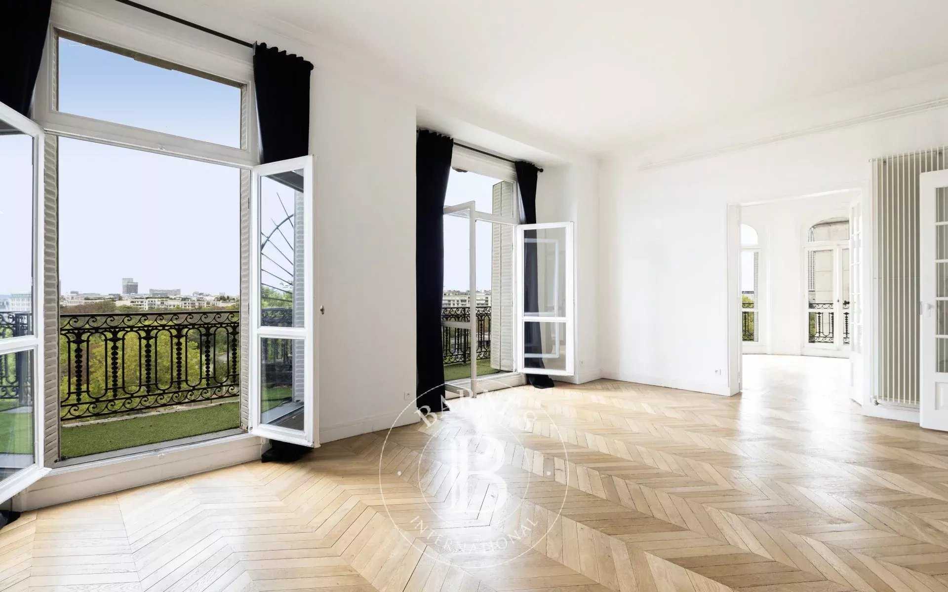 Paris  - Apartment 4 Bedrooms