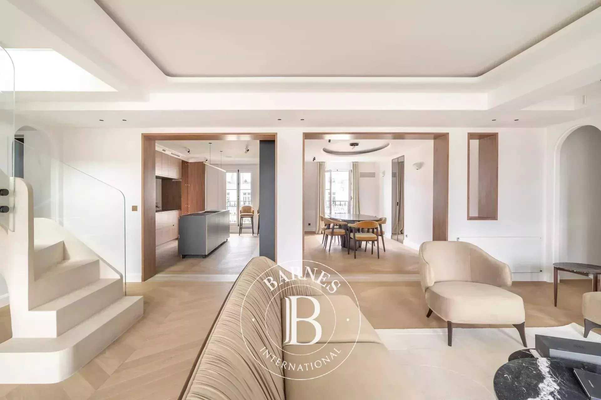 Paris  - Appartement 6 Pi&egrave;ces