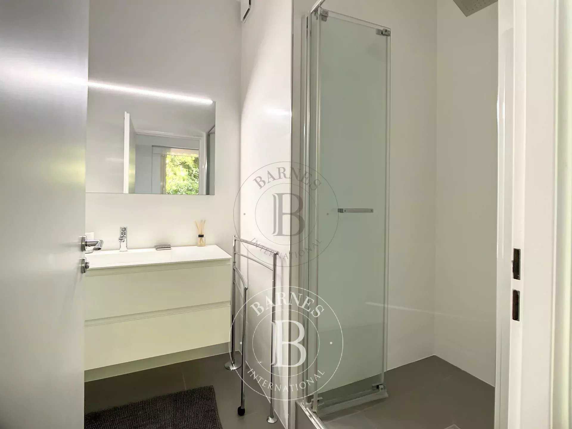 Paris  - Appartement 2 Pièces, 1 Chambre