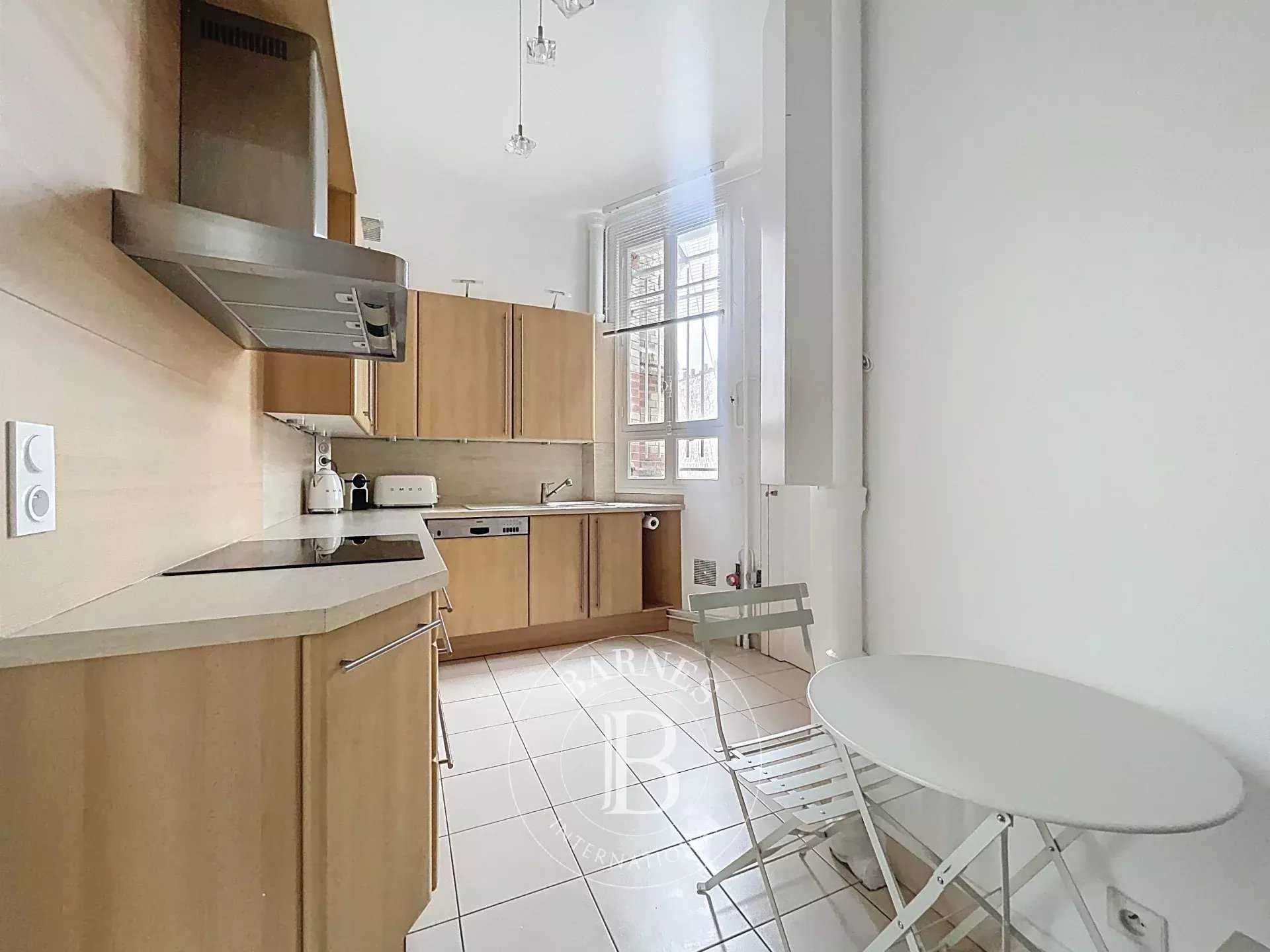 Paris  - Piso 3 Cuartos 2 Habitaciones