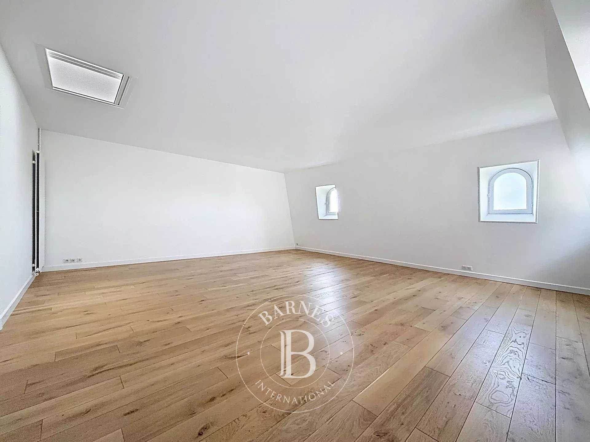 Paris  - Apartment 3 Bedrooms