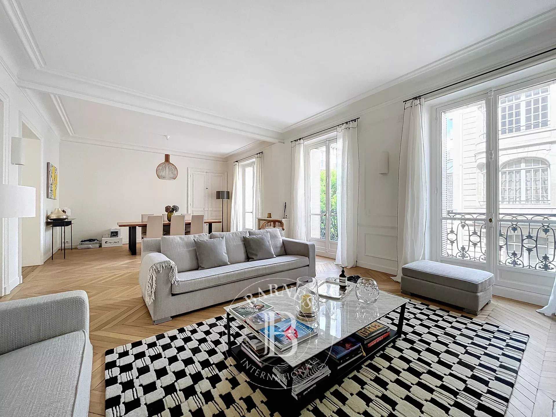 Paris  - Apartment 4 Bedrooms