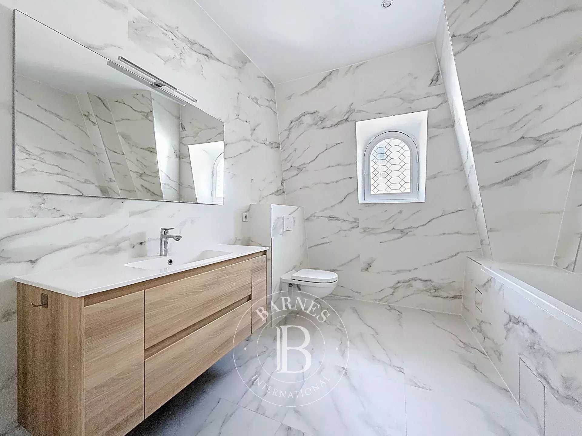 Paris  - Apartment 3 Bedrooms