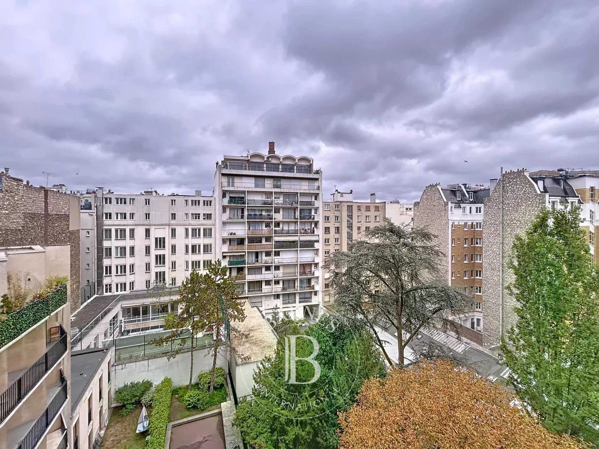 Paris  - Appartement 2 Pièces, 1 Chambre