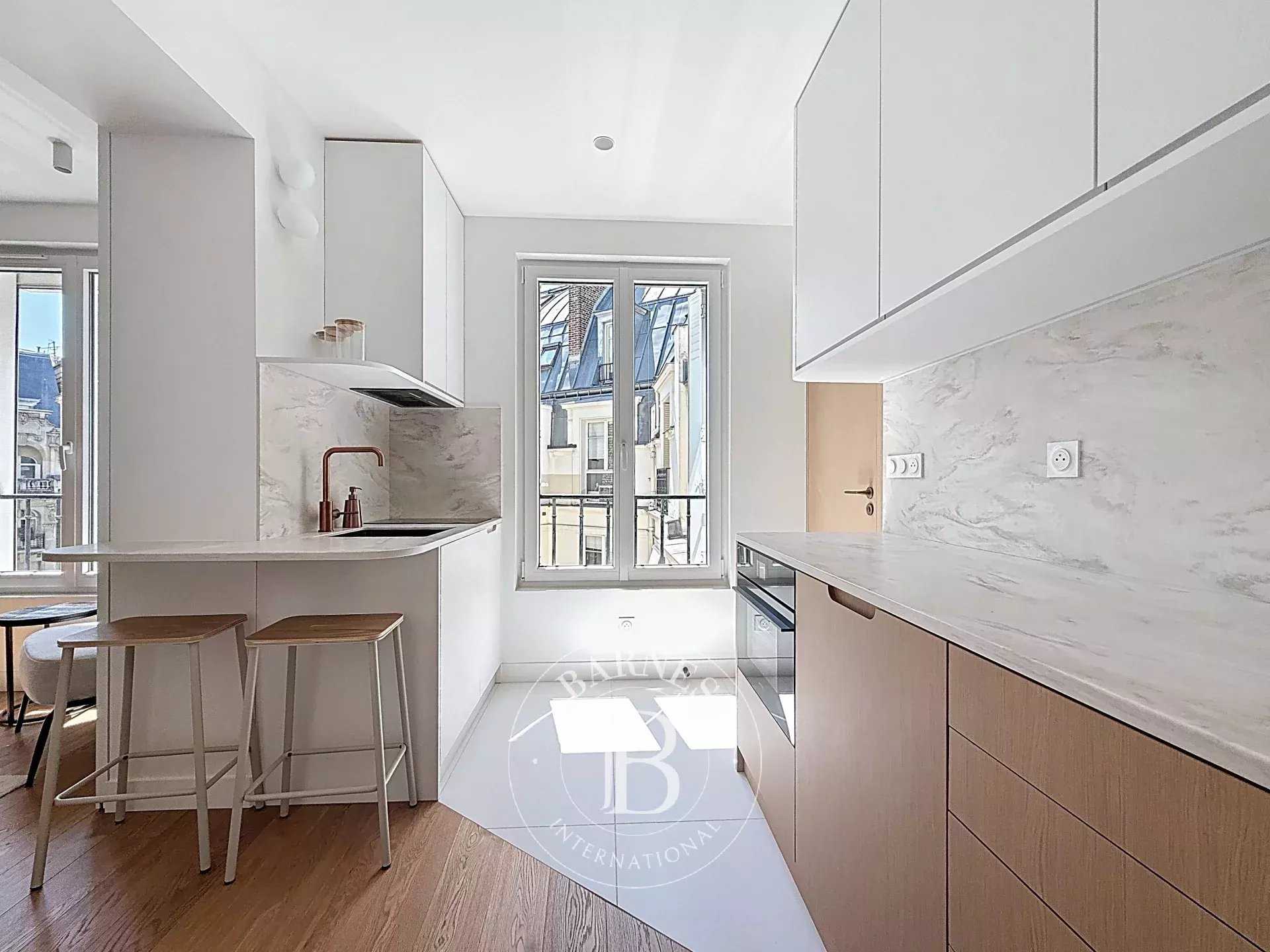 Paris  - Appartement 2 Pièces, 1 Chambre
