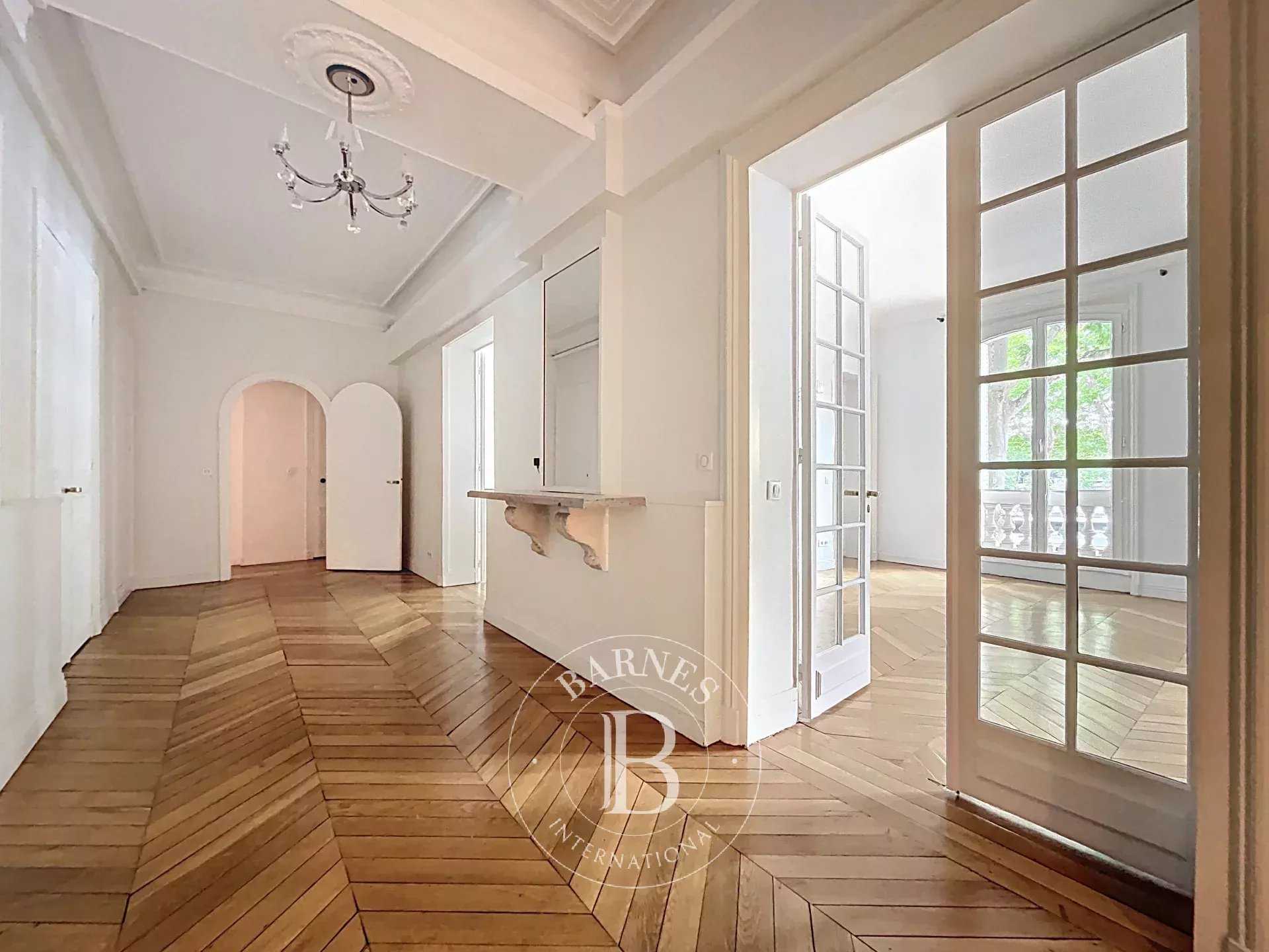 Paris  - Apartment 4 Bedrooms