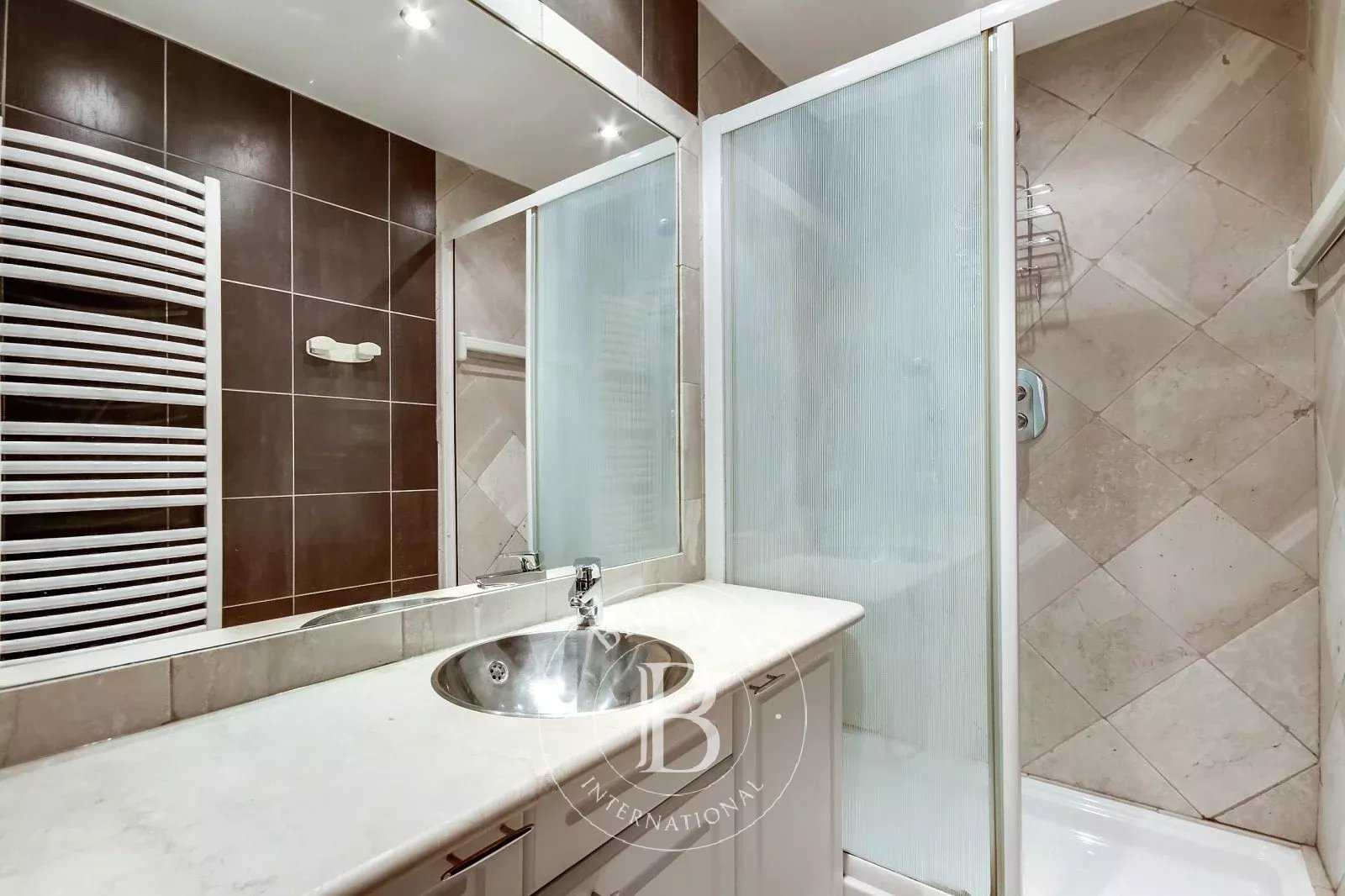 Paris  - Apartment 2 Bedrooms