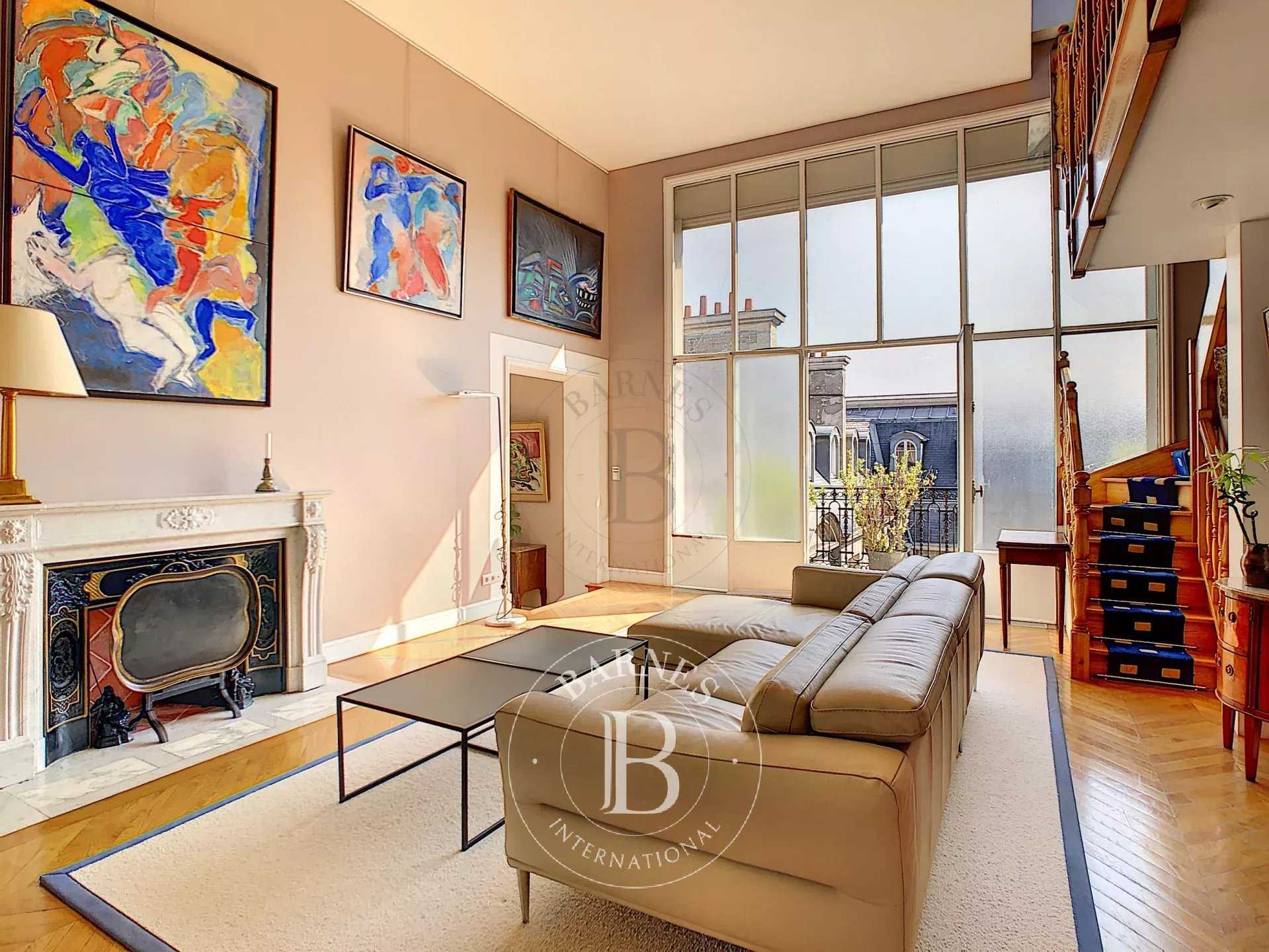 Paris  - Duplex 3 Bedrooms