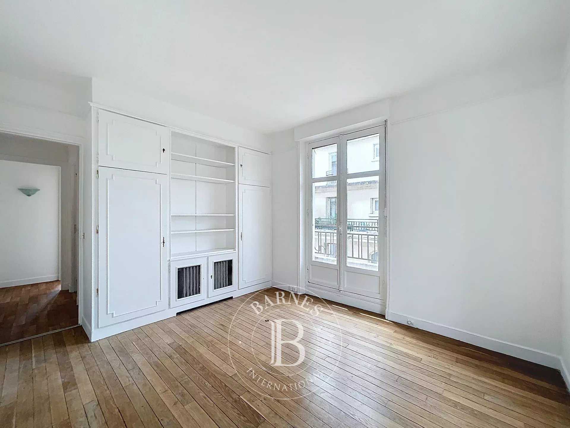 Paris  - Appartement 6 Pièces 4 Chambres